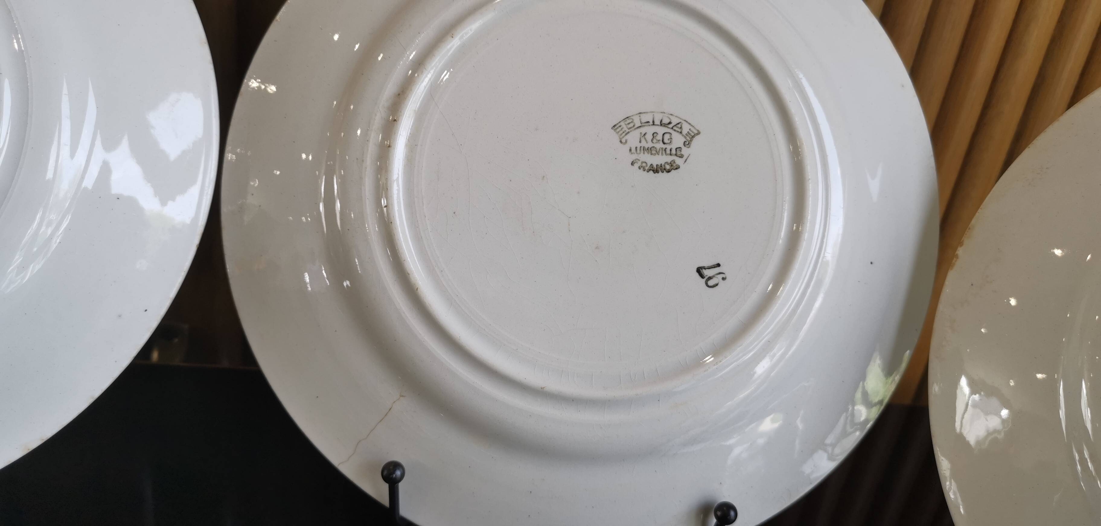 4 white earthenware dinner plates by k&g Lunéville blue blida model