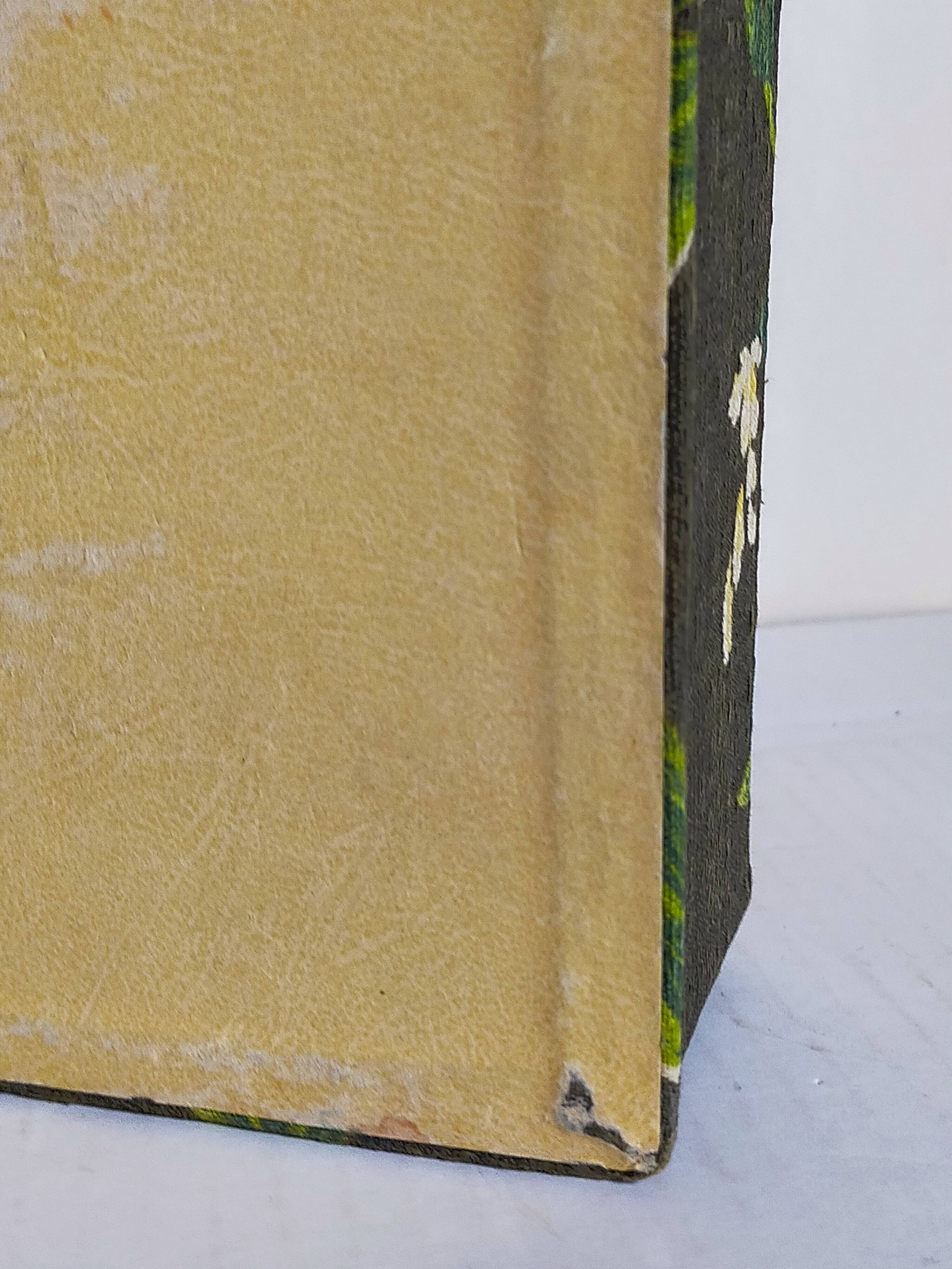 Box padded with old fabric