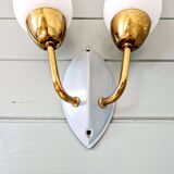Applique murale double vintage en laiton et opaline blanche, années 1950-60
