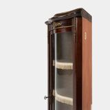 Vitrine d'angle de style Louis XV avec verre bombé, vers 1950