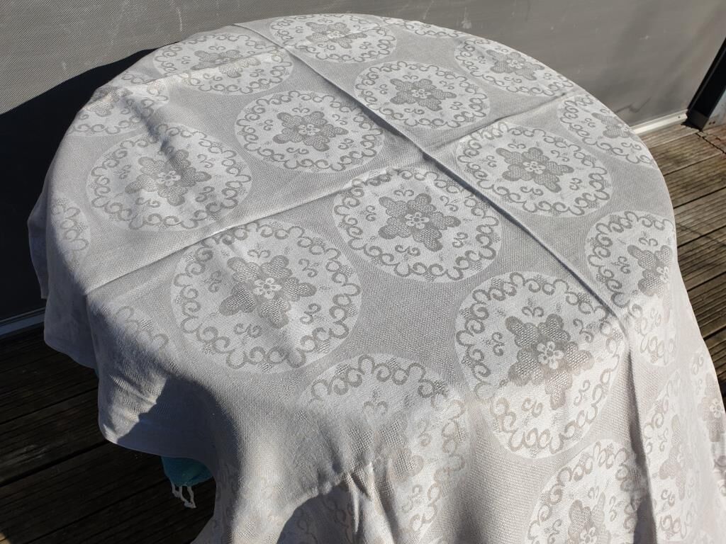 Set tablecloth & 18 vintage towels 138x280