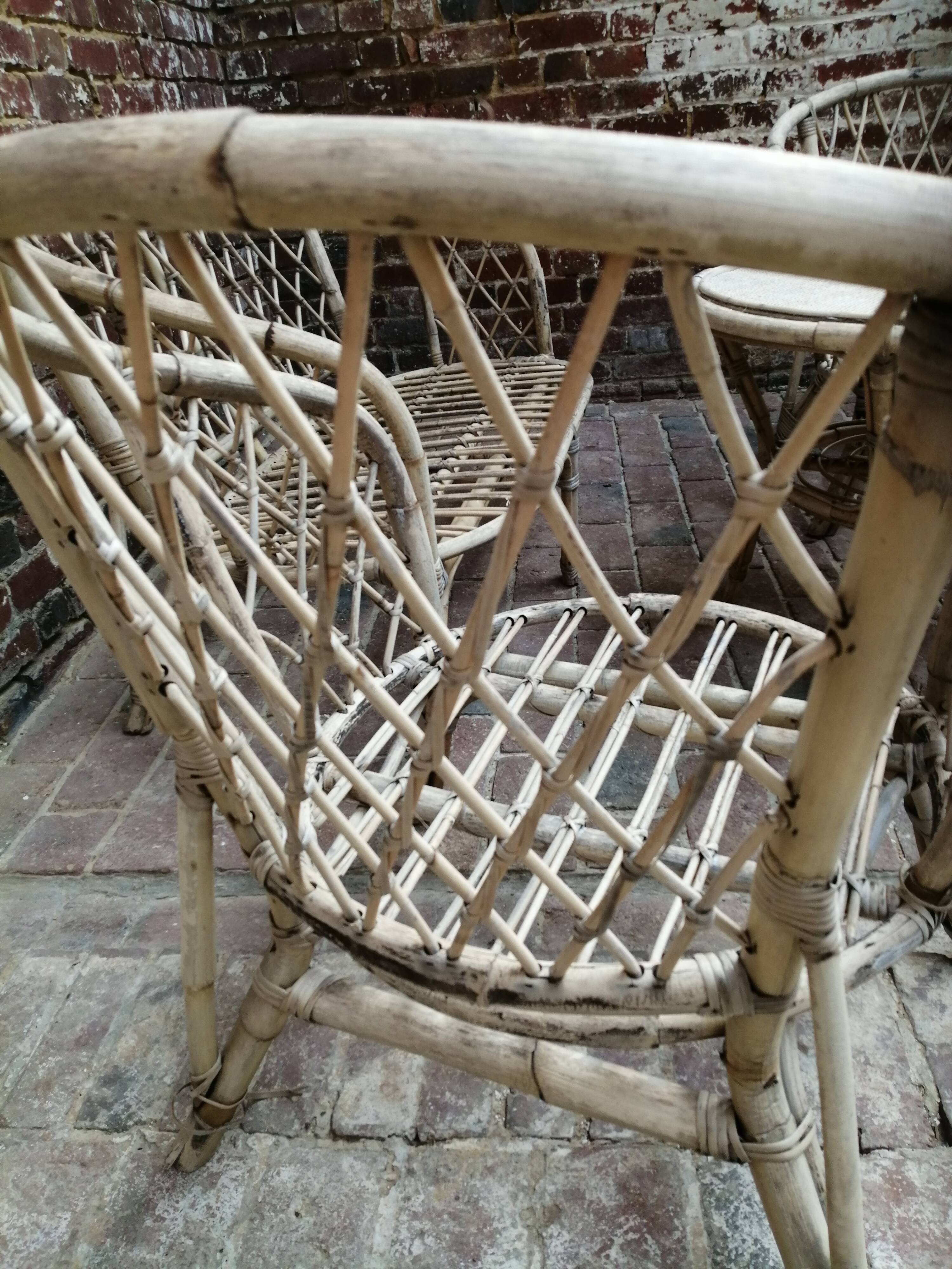 Set living room armchairs sofa, table and seamstress in vintage rattan