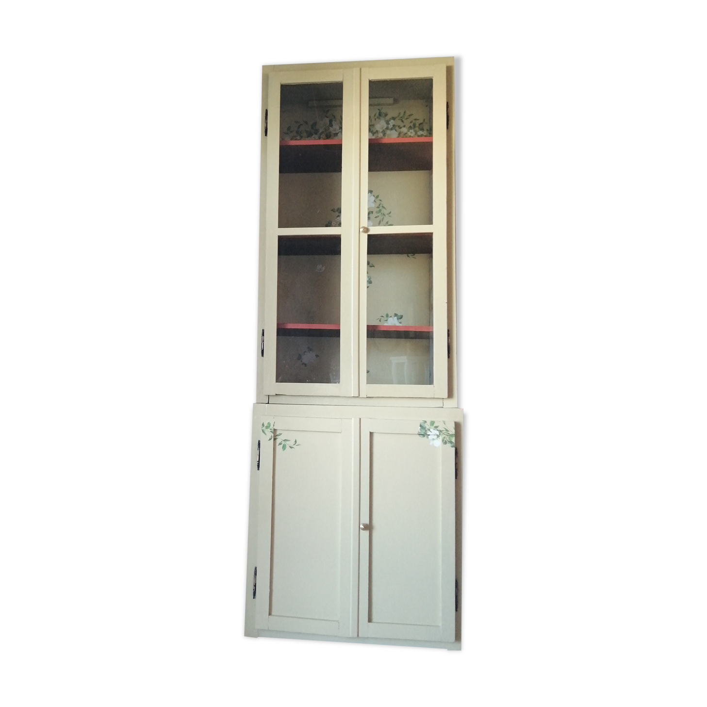 The "Fleur" showcase buffet