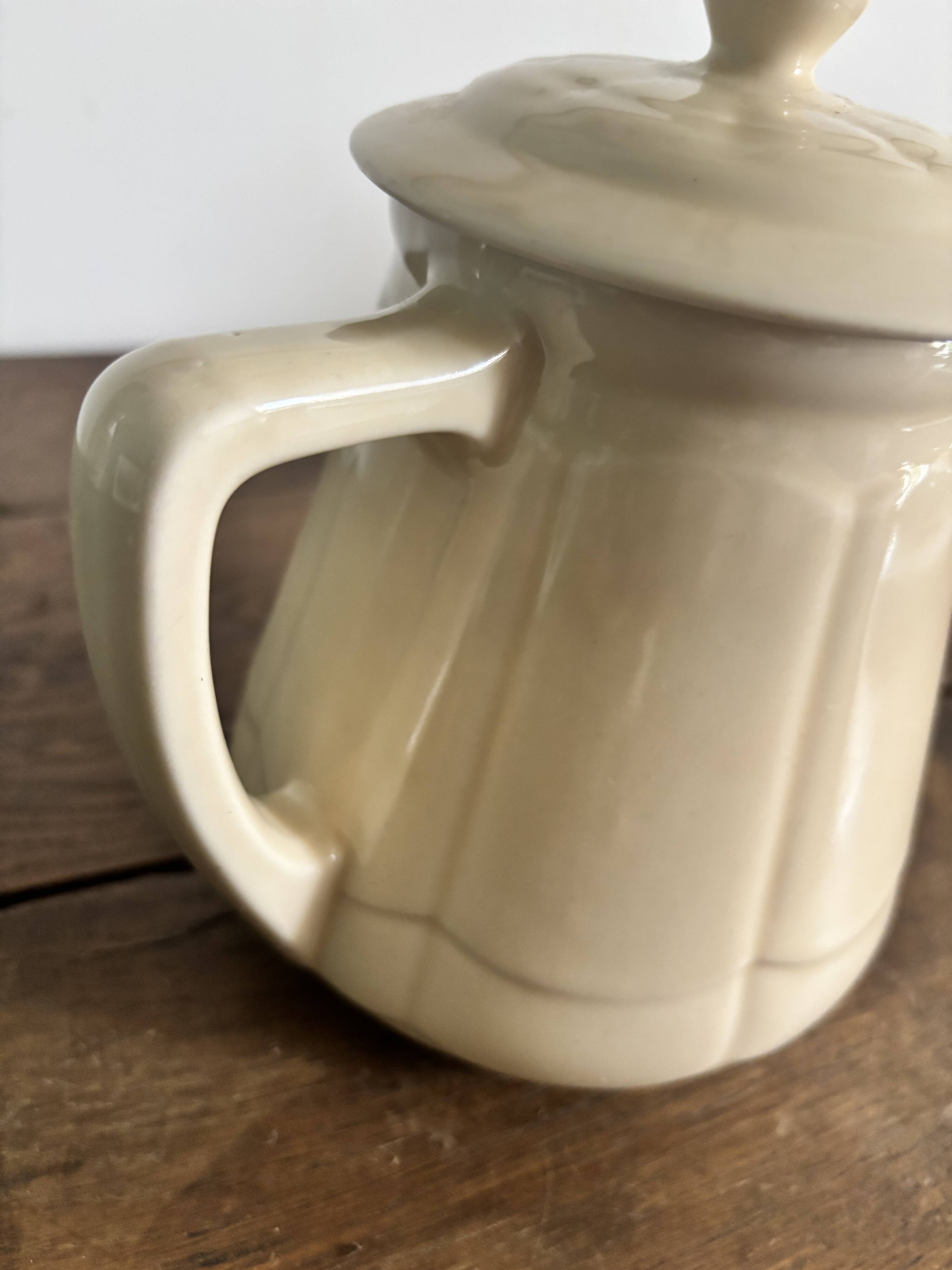 Antique ivory earthenware teapot – Art Deco style – 1930s/50s