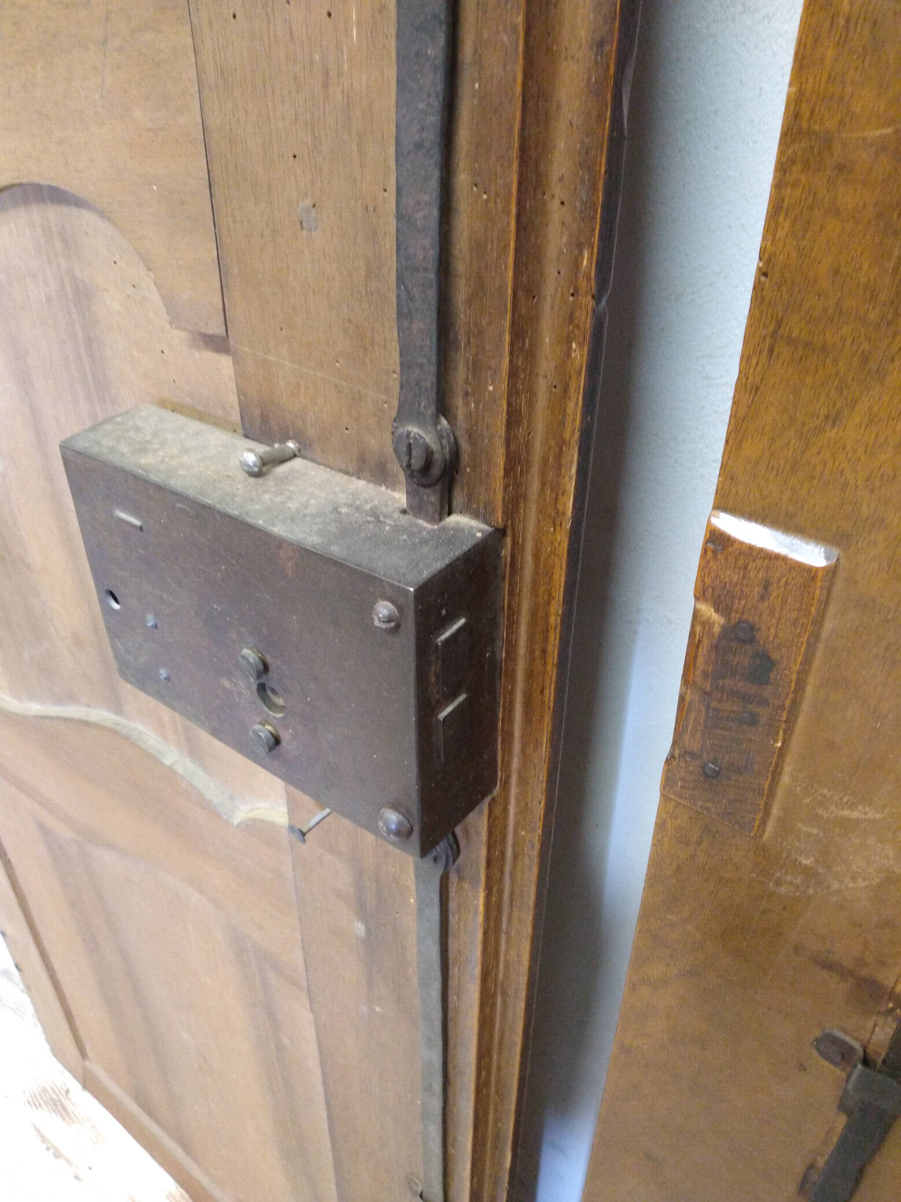 Doors with hinges