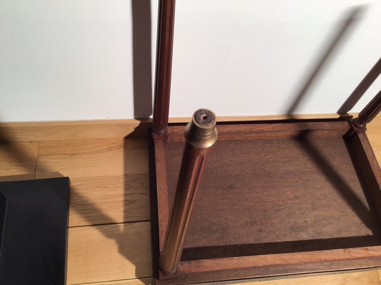 Louis XVI style side table in mahogany and white marble tray.