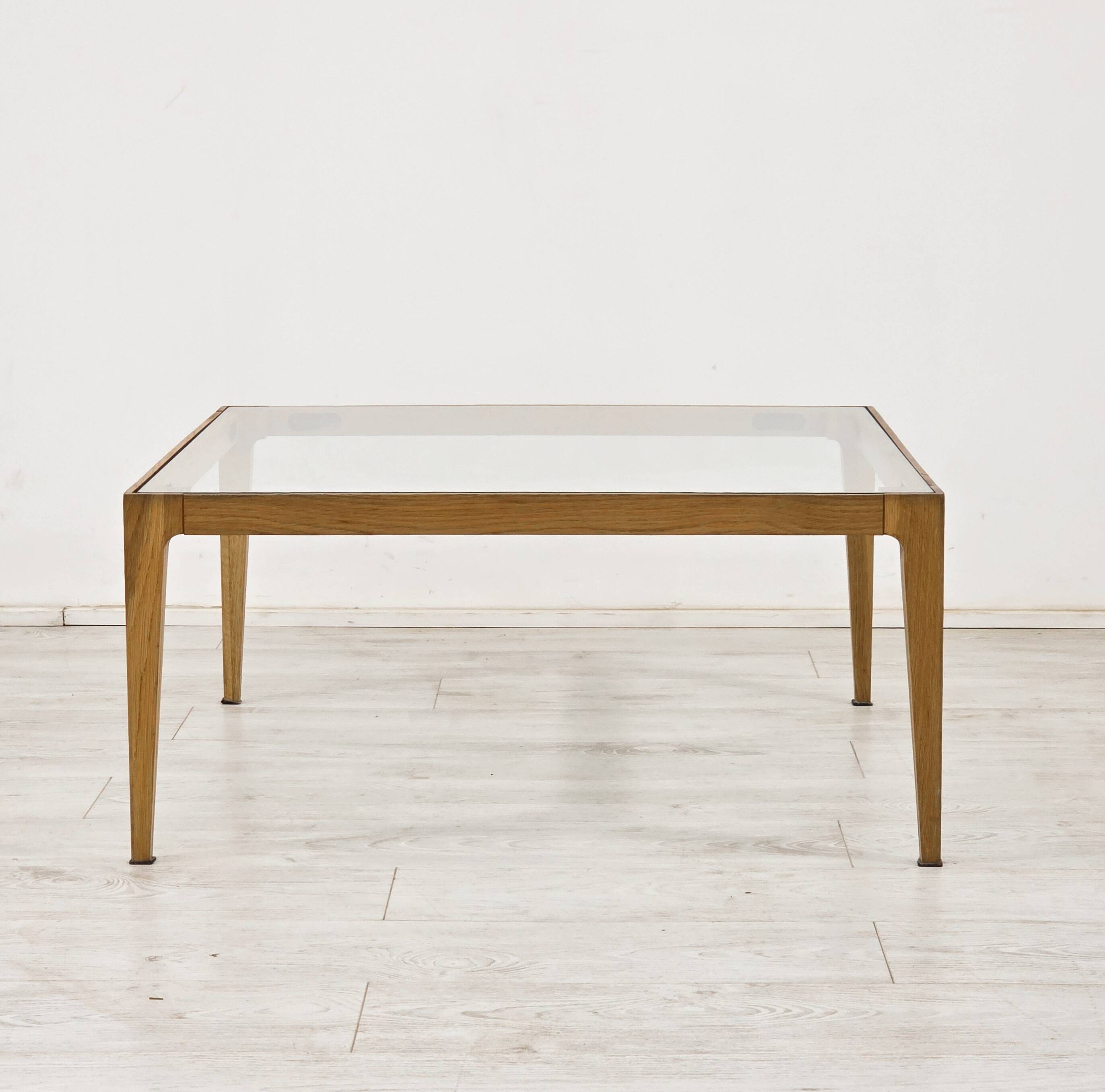 Scandinavian design coffee table in oak and glass