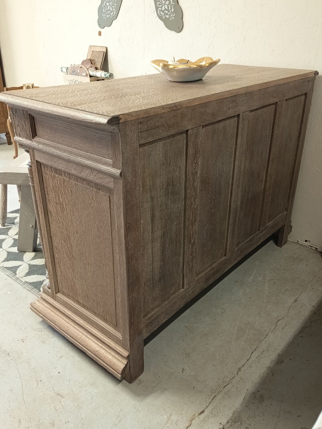"Henry II" style cabinet base