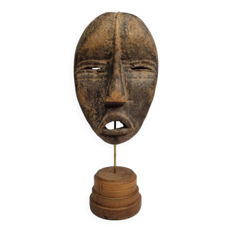 Antique Dan passport mask in carved wood 15 cm, with stand