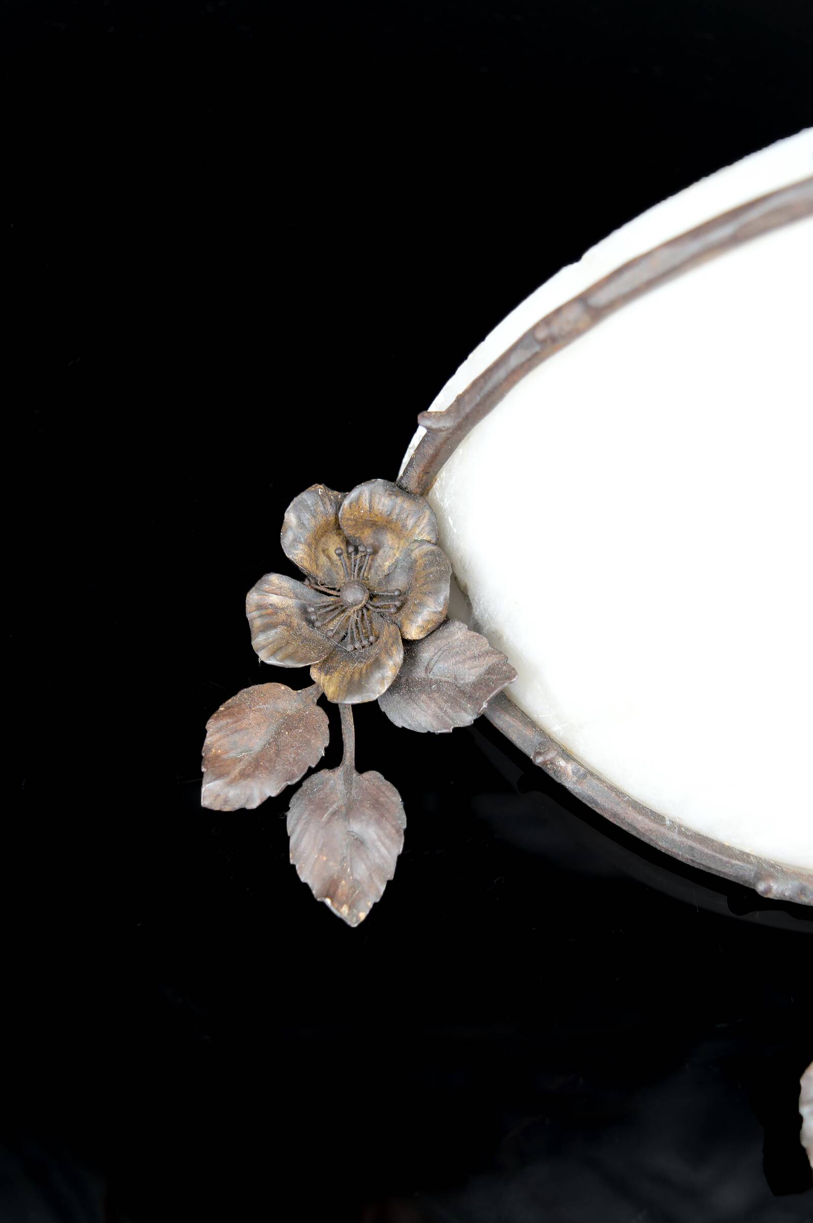 Art Deco wall sconce, wrought iron and alabaster – France, circa 1920