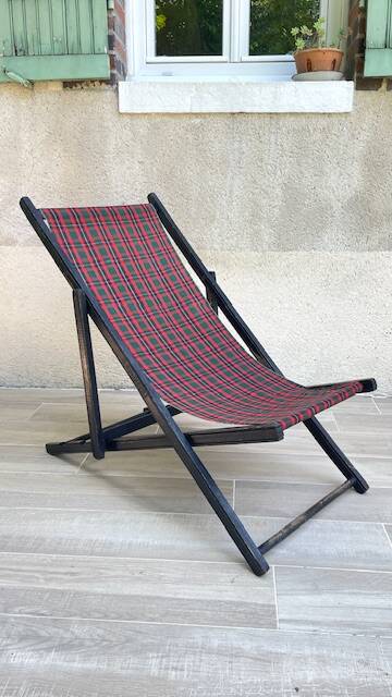 Vintage folding deck chair