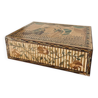 Jewellery box, secrets, straw marquetry and oriental patterns.
