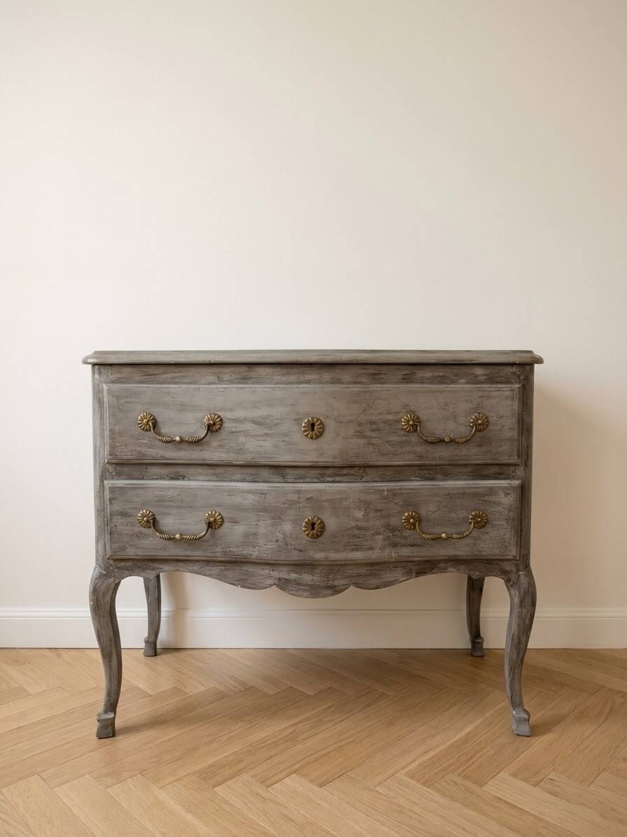 Louis XV commode in grey cerused wood