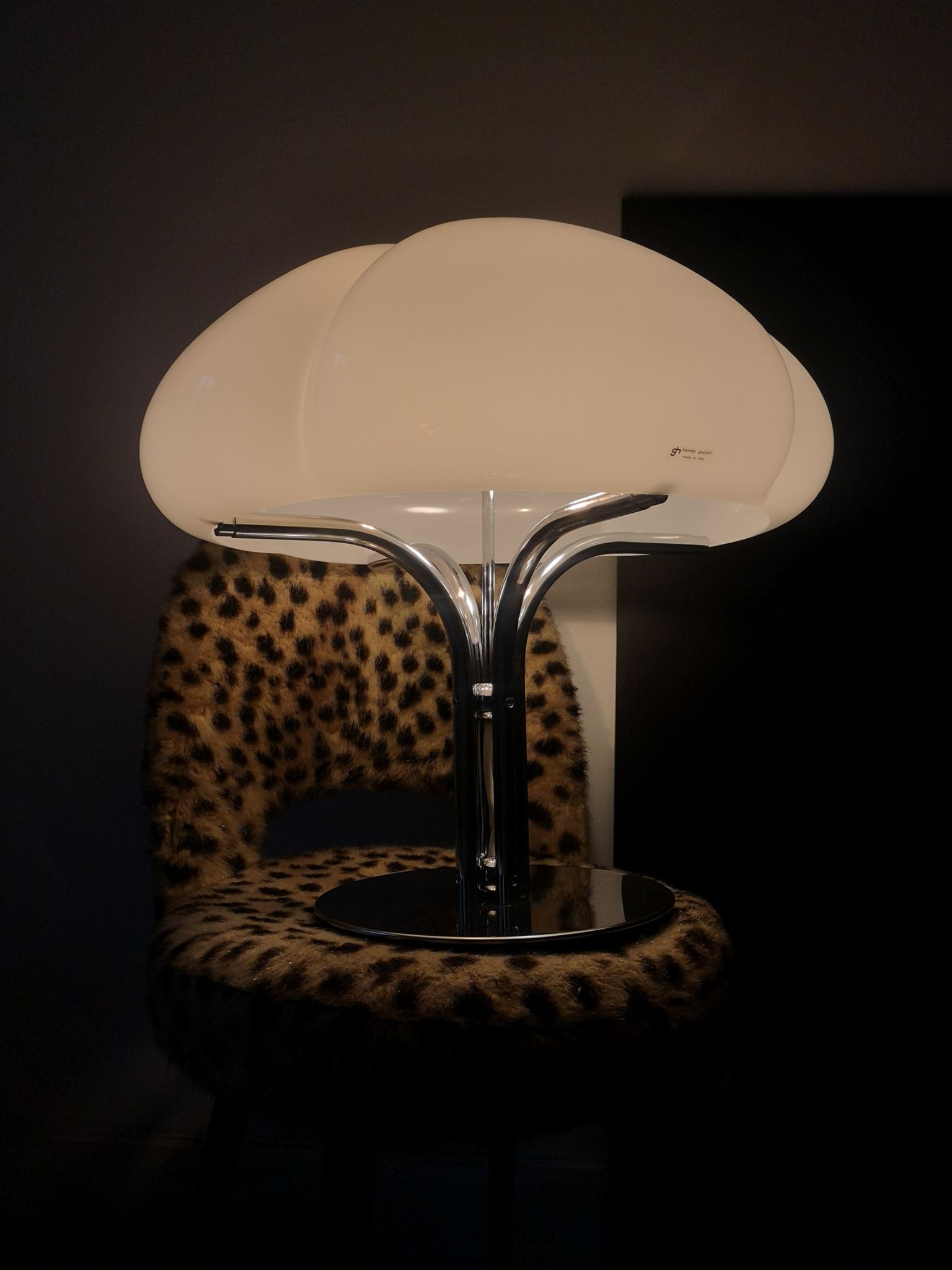 Mushroom lamp "quadrifoglio" in chrome metal by Gea Aulenti, harvey guzzini 1970