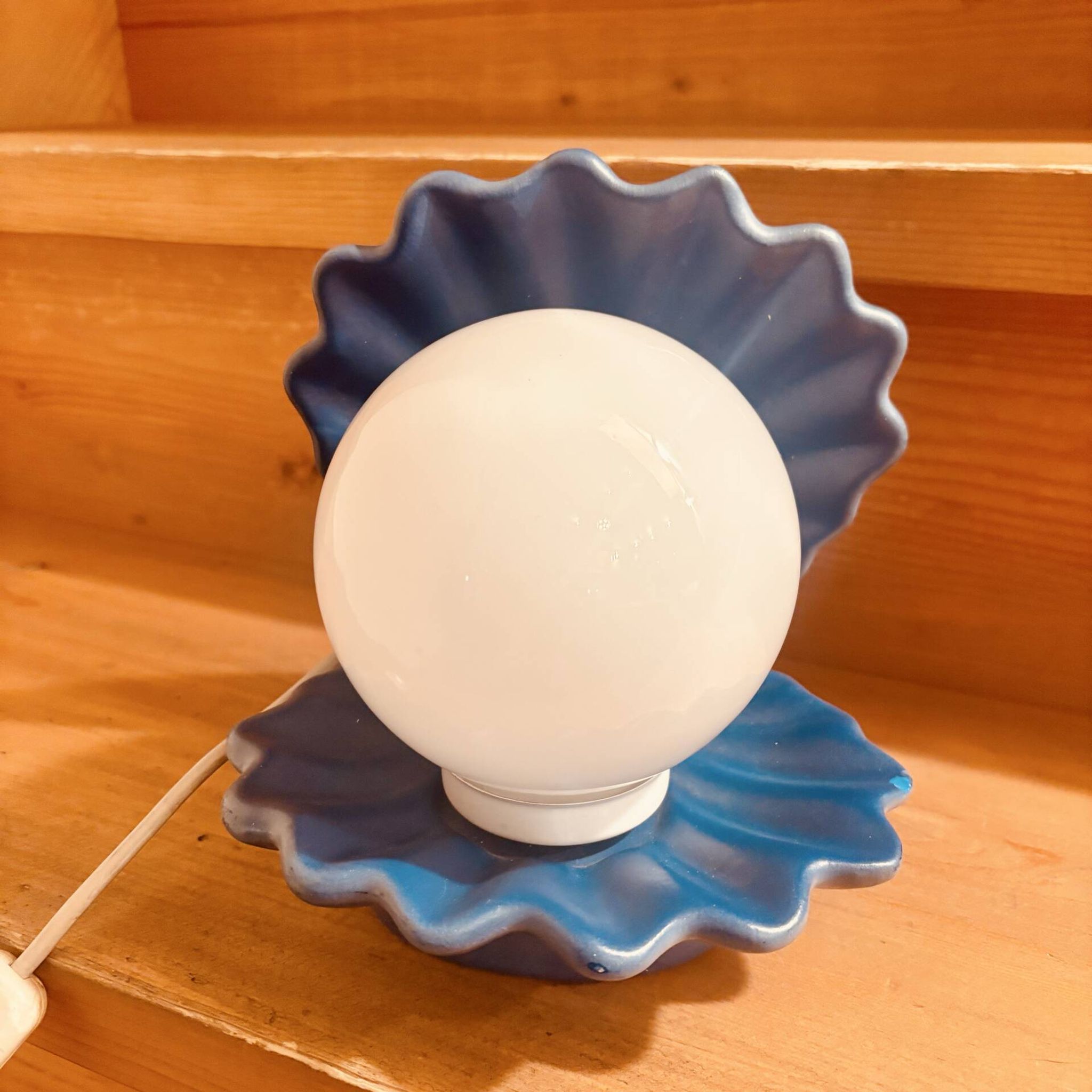 Vintage shell lamp