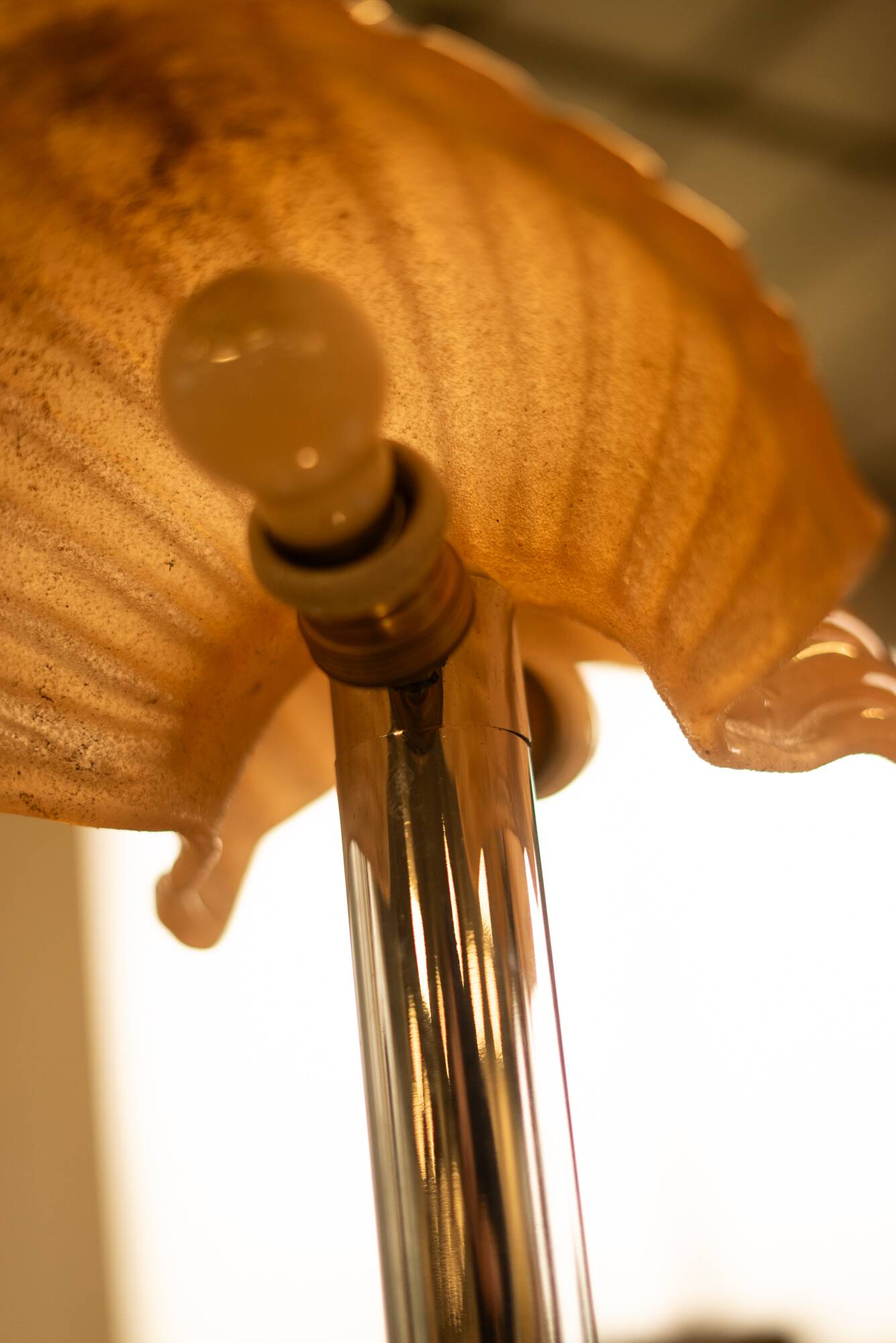 Pair of floor lamps in Murano glass shell type.