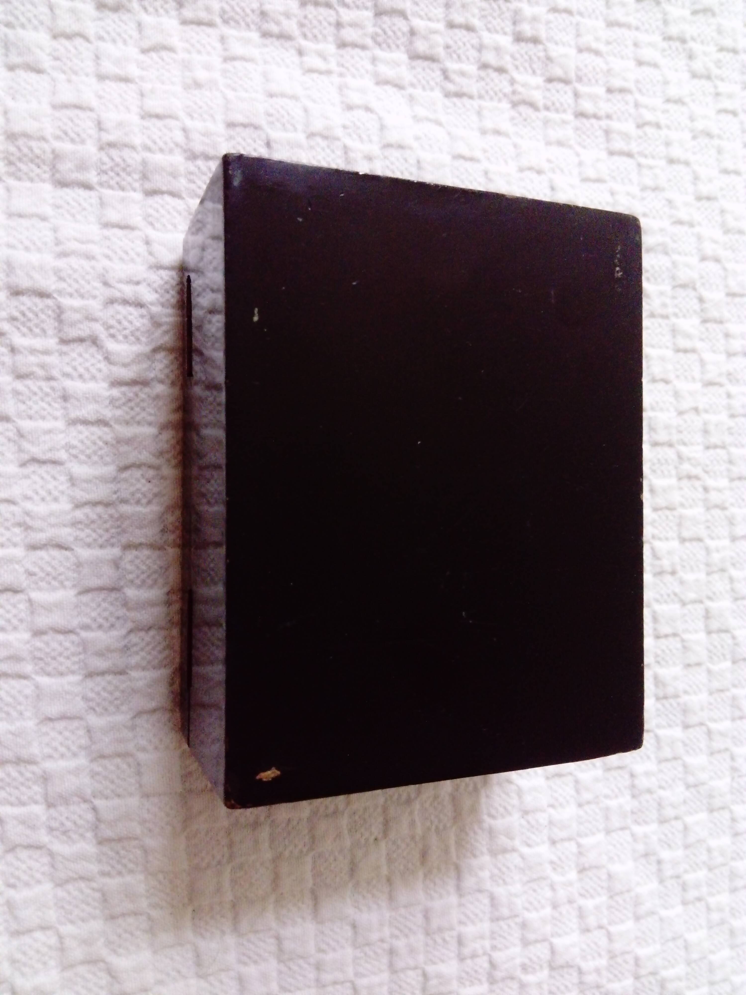 Small black lacquered box with Art Deco decor.Japan