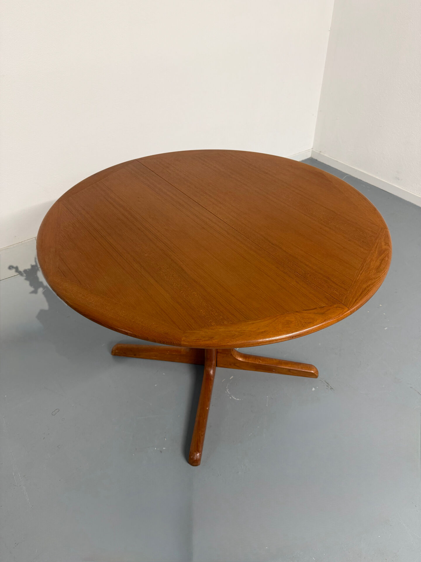 Vintage round dining table Scandinavian design an60 Falster Furniture
