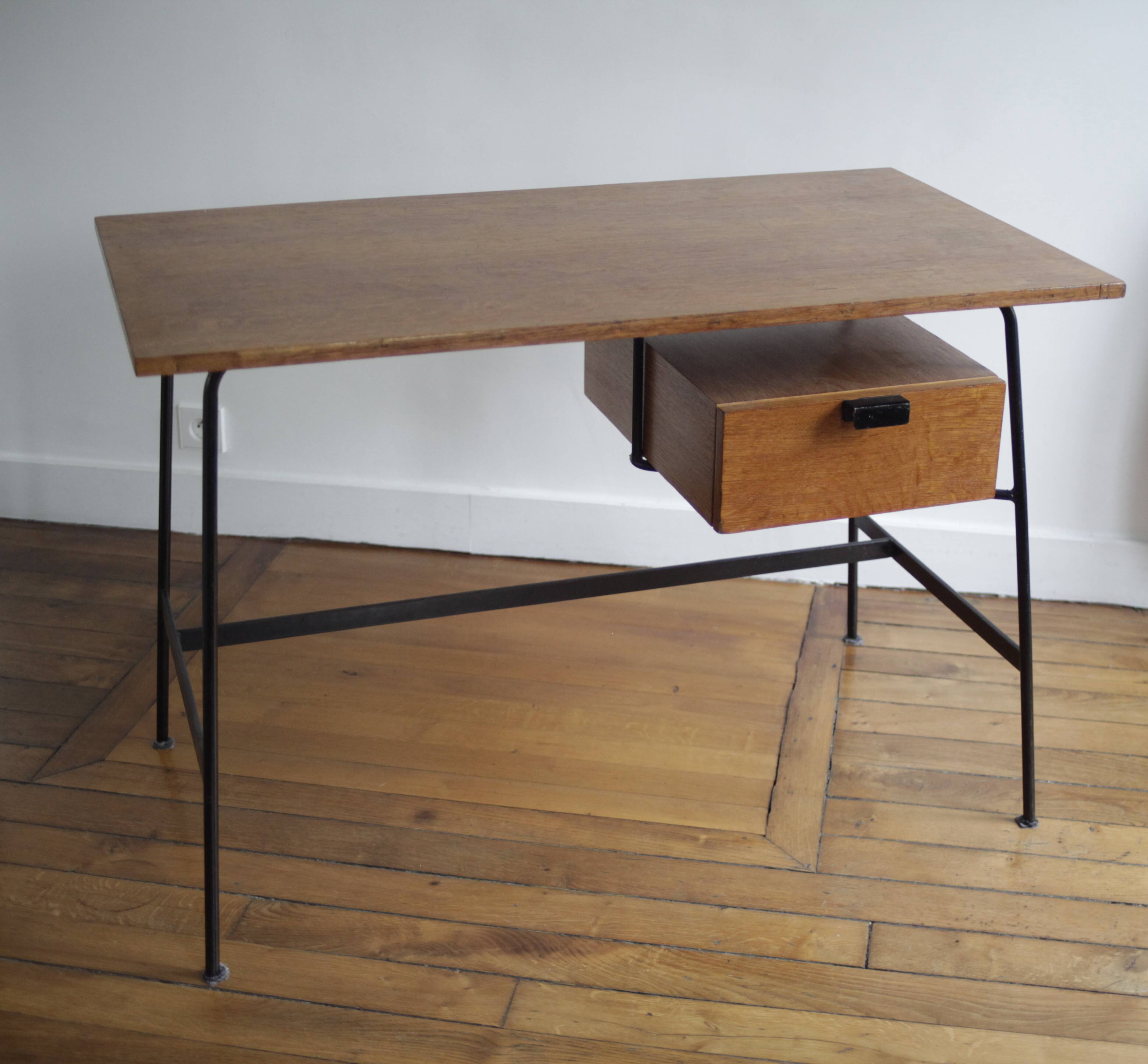 Desk by Pierre Paulin Thonet edition