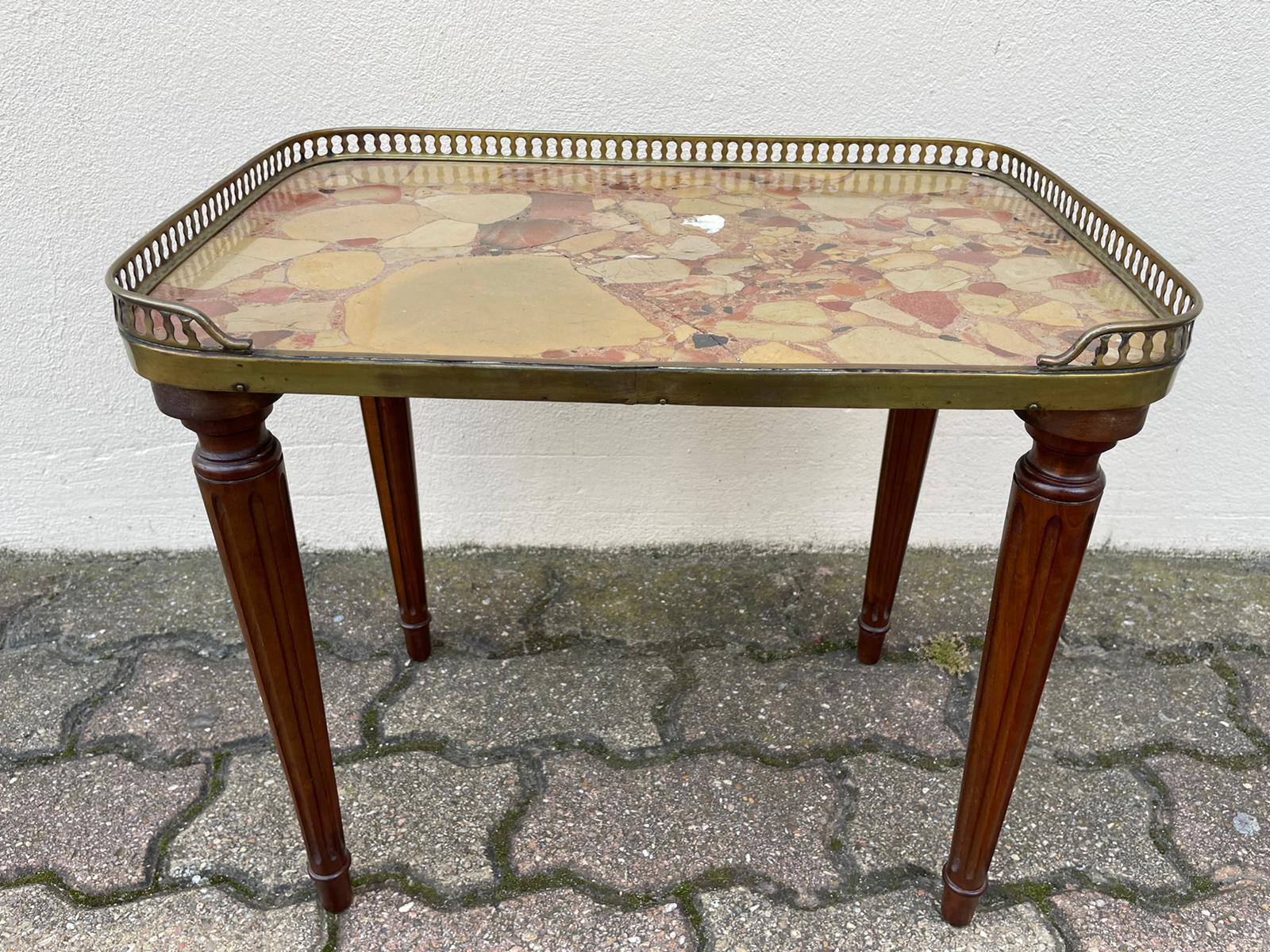 Table or pedestal table hot water bottle
