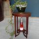 Table d'appoint en acajou.