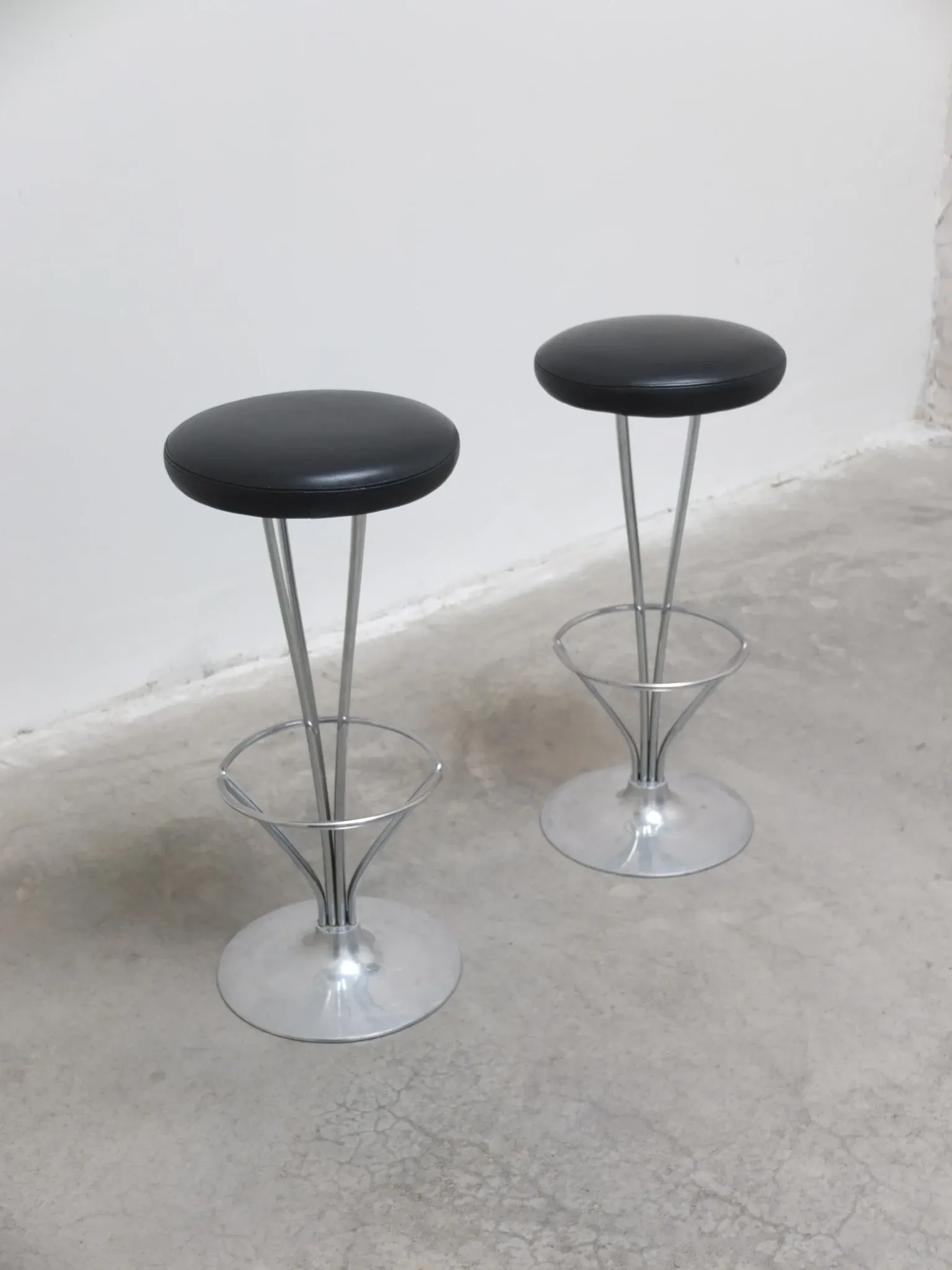 Danish modern pair of bar stools by Piet Hein for Fritz Hansen, 1960s