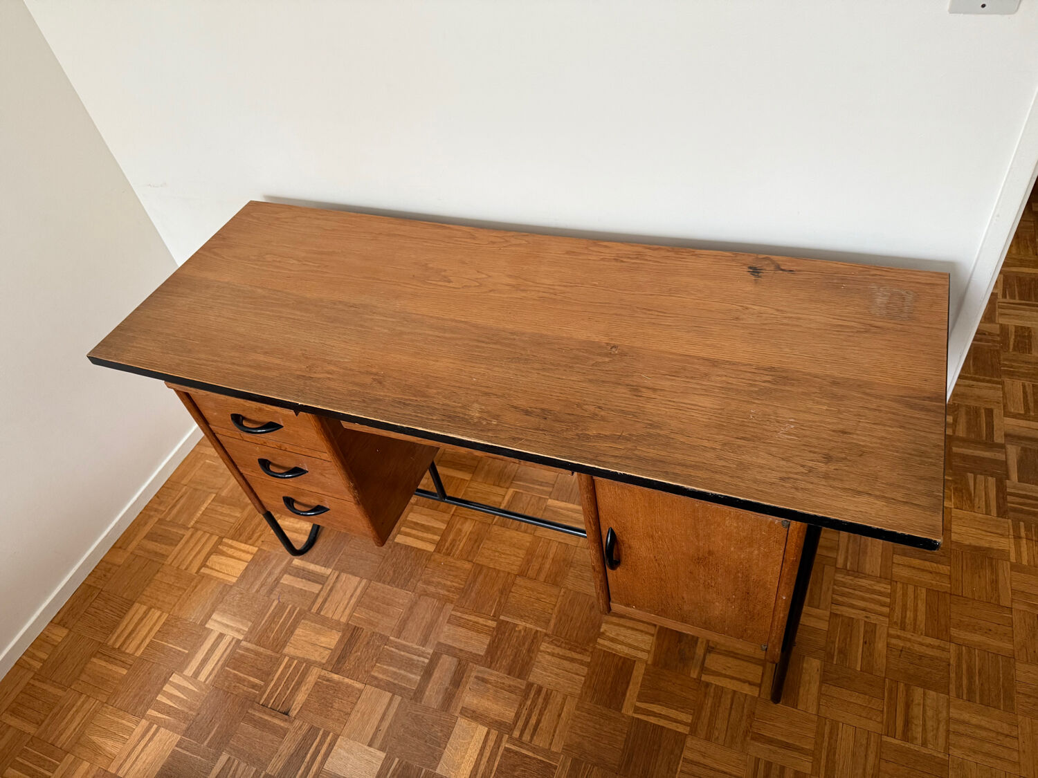 Vintage 1960s desk in oak and black metal – modernist spirit