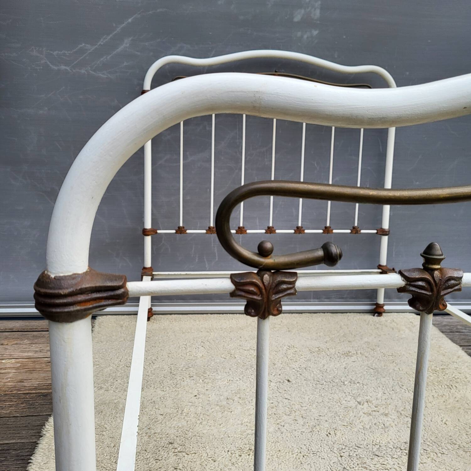 Art Deco Accolade Bed on Casters 190x120