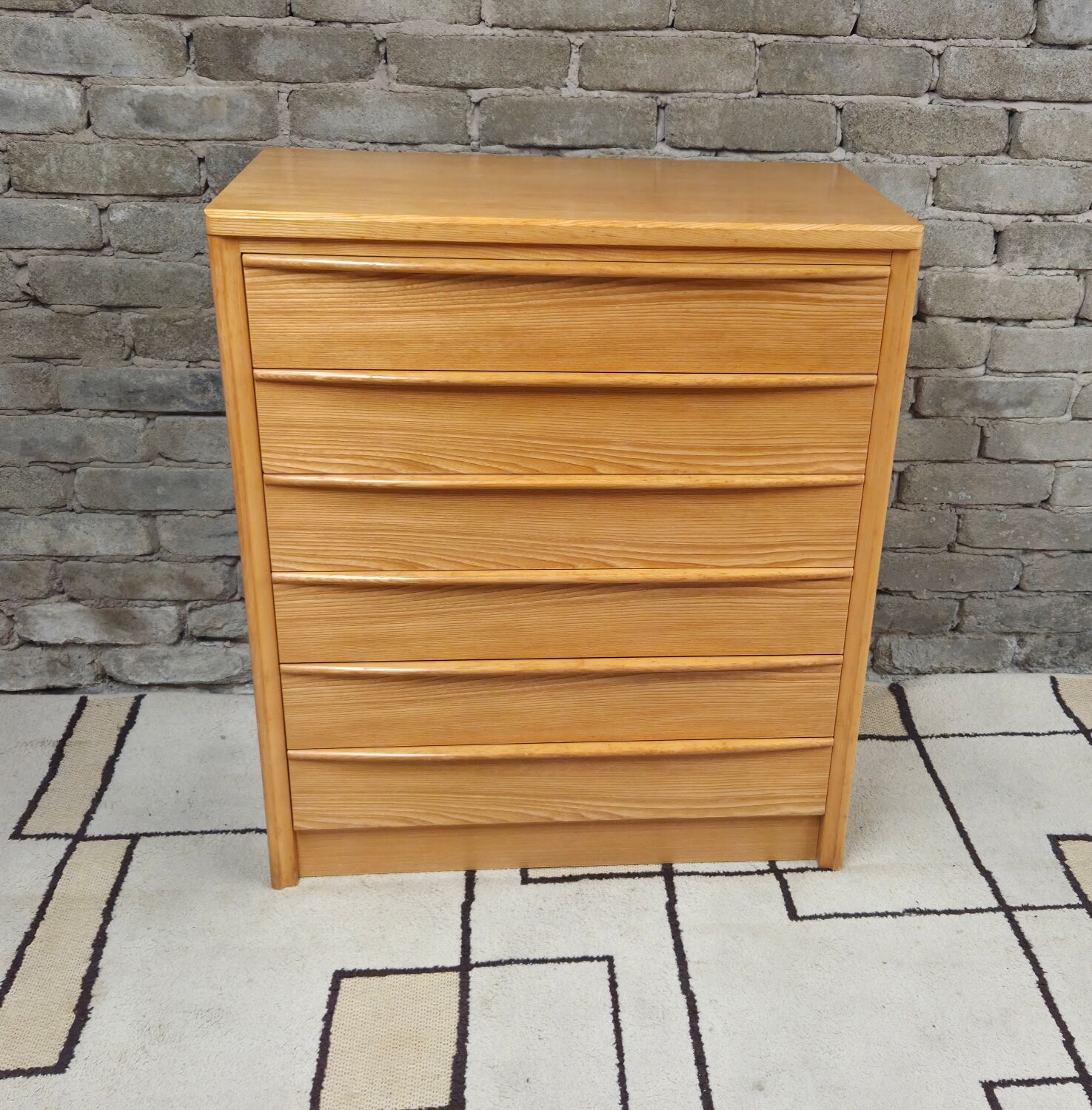 Vintage Scandinavian wooden chest of drawers with 6 drawers from the 1970s.