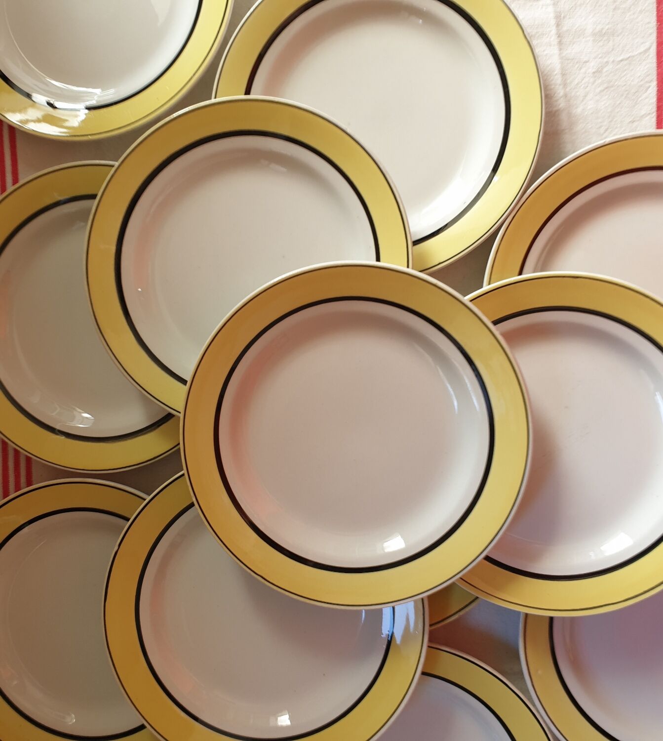 Suite of 11 dessert plates K G Lunéville