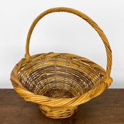 Panier à champignon conique en osier tissé