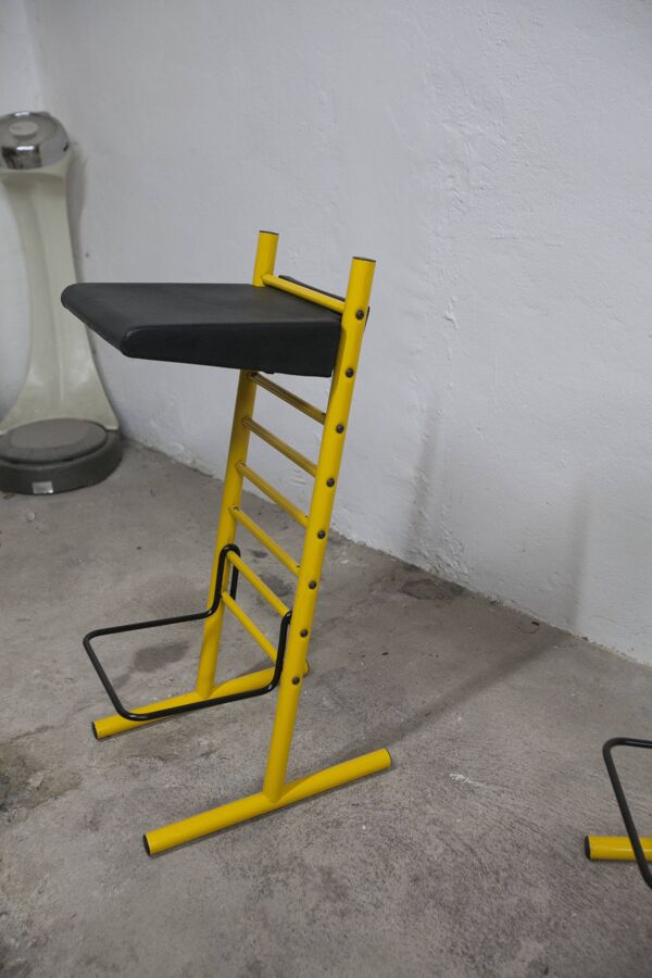 Paire de tabouret de bar italien ajustables jaune laqué et noir