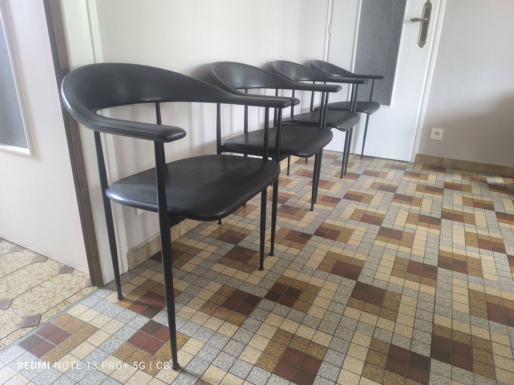 P40 fasem chairs by giancarlo vegni & gianfranco gualtierotti