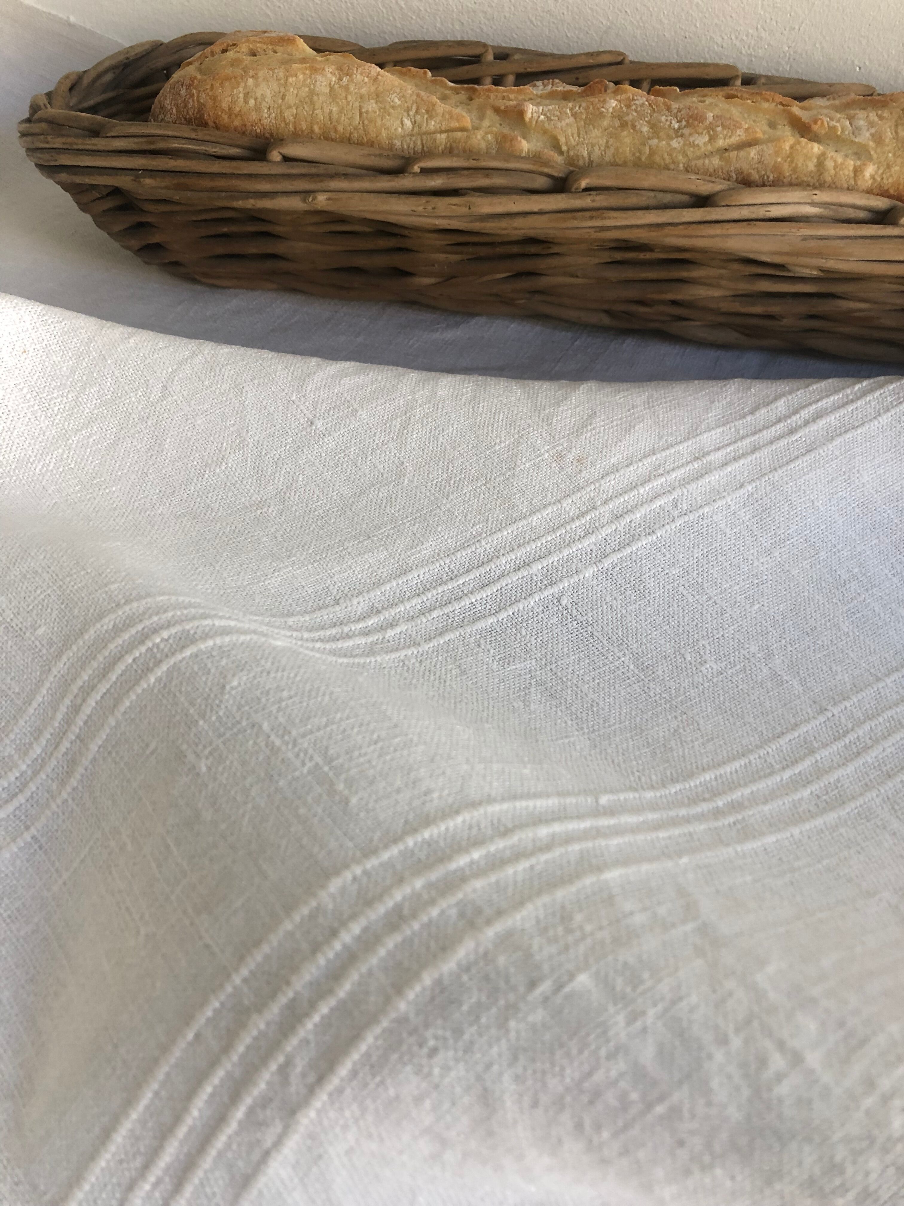 Winegrower's tablecloth, old linen, bedding