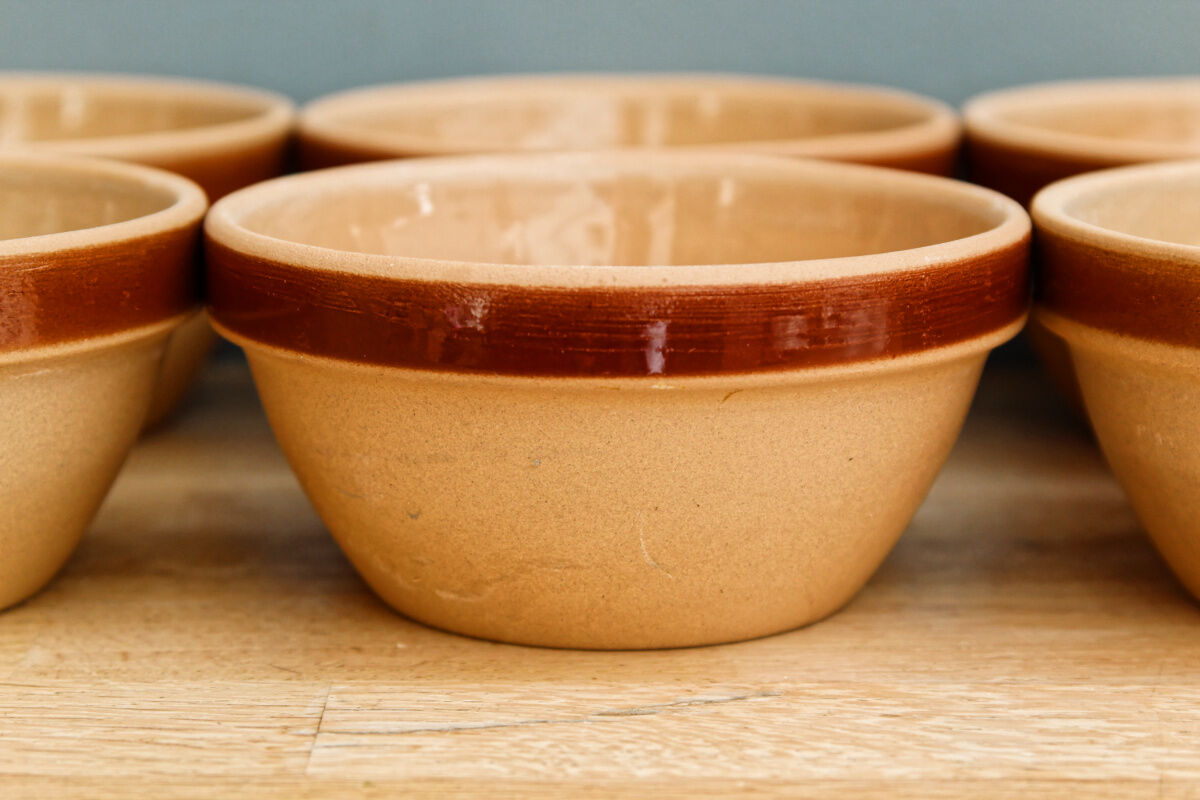 Lot of bowls in seddles Gien