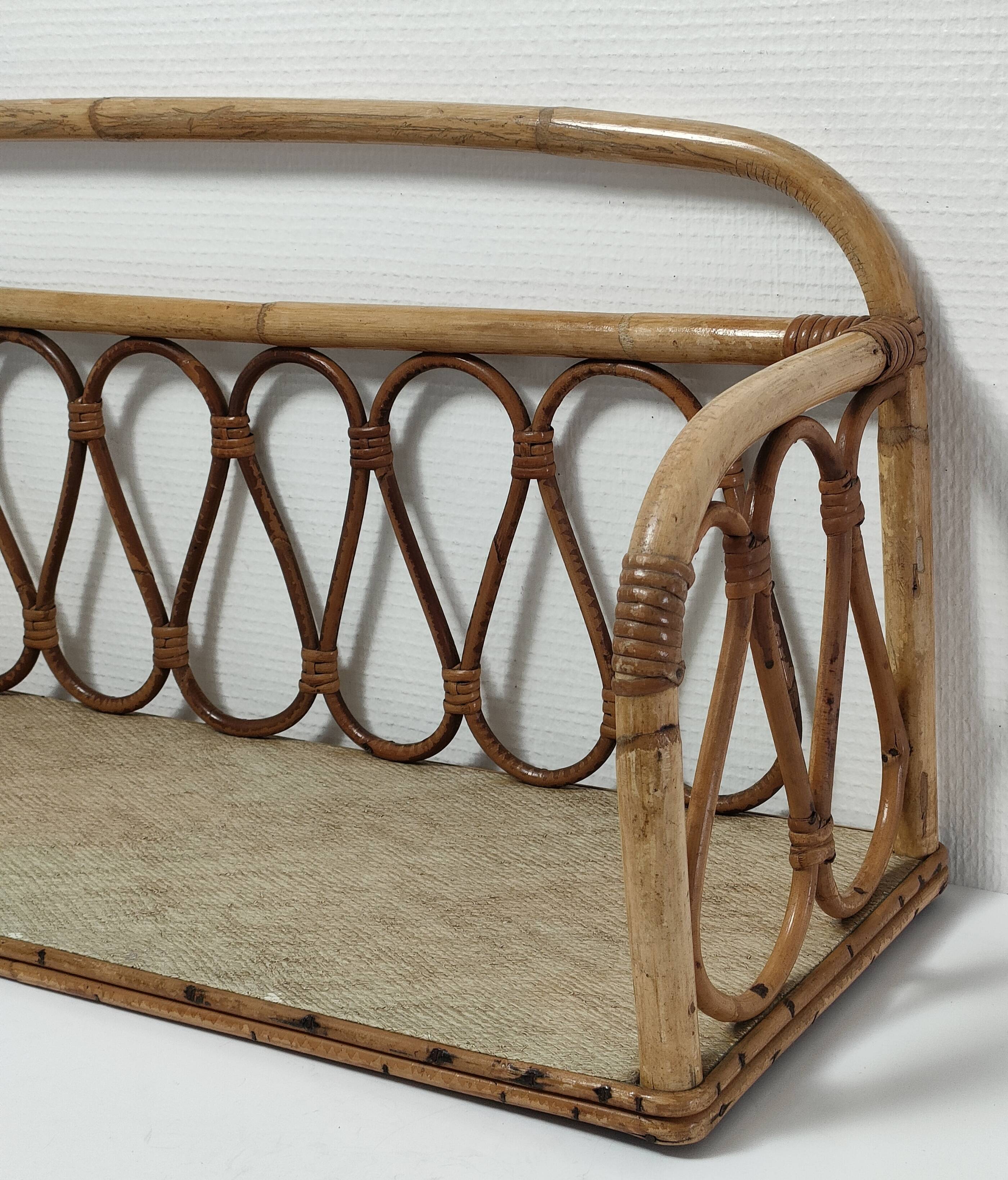 Shelf in curved bamboo and vintage rattan