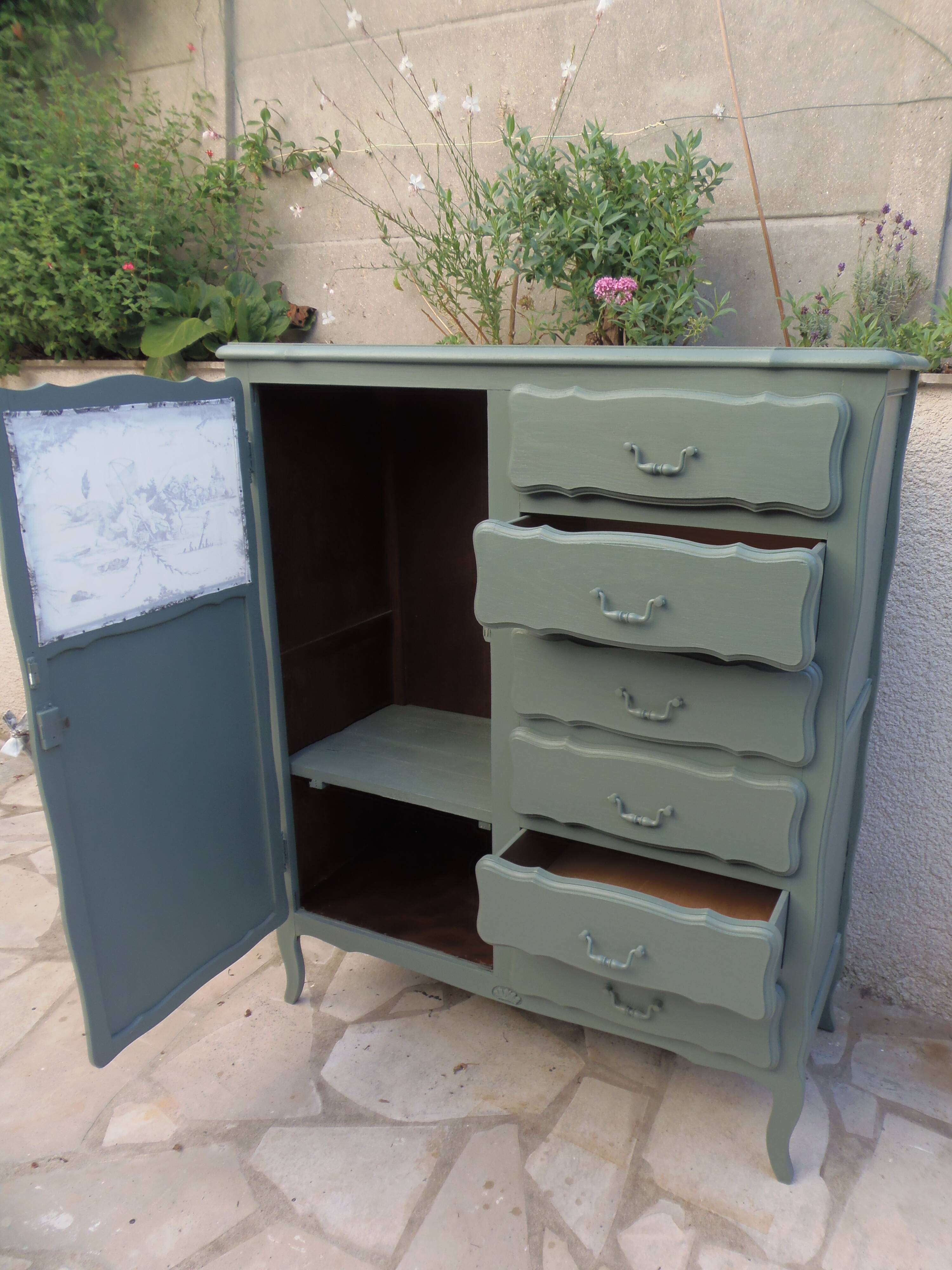 Armoire ancienne Green Smoke – Toile de Jouy .