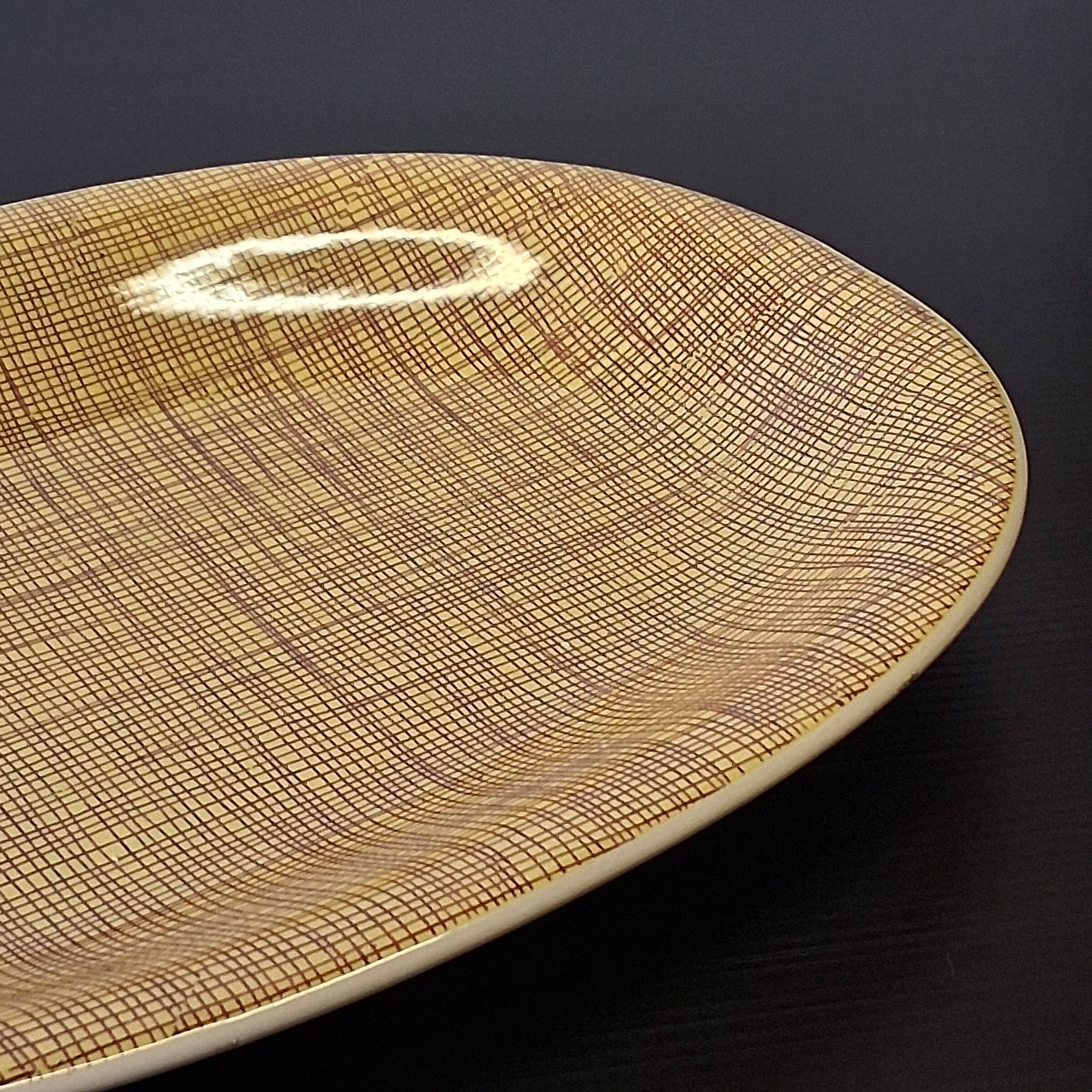 Very nice long dish from Villeroy & Boch model "Bern" in very good condition.
