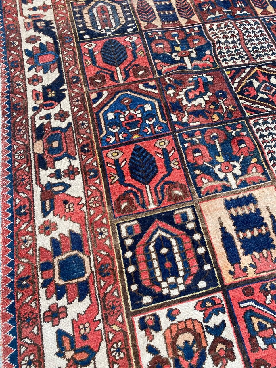 Persian carpet Bakhtiar 222x302
