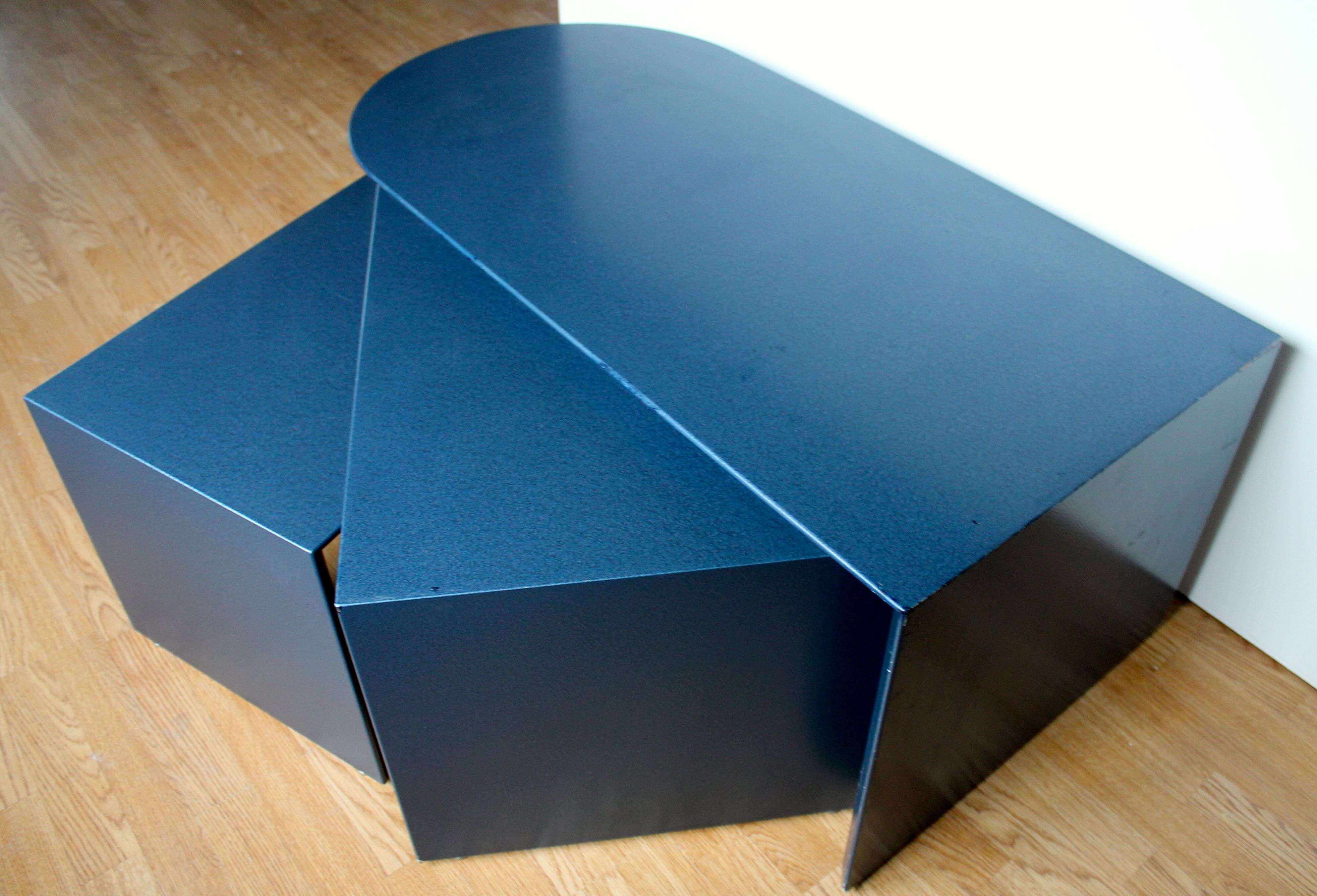 Low years 80,3 trays swivel table