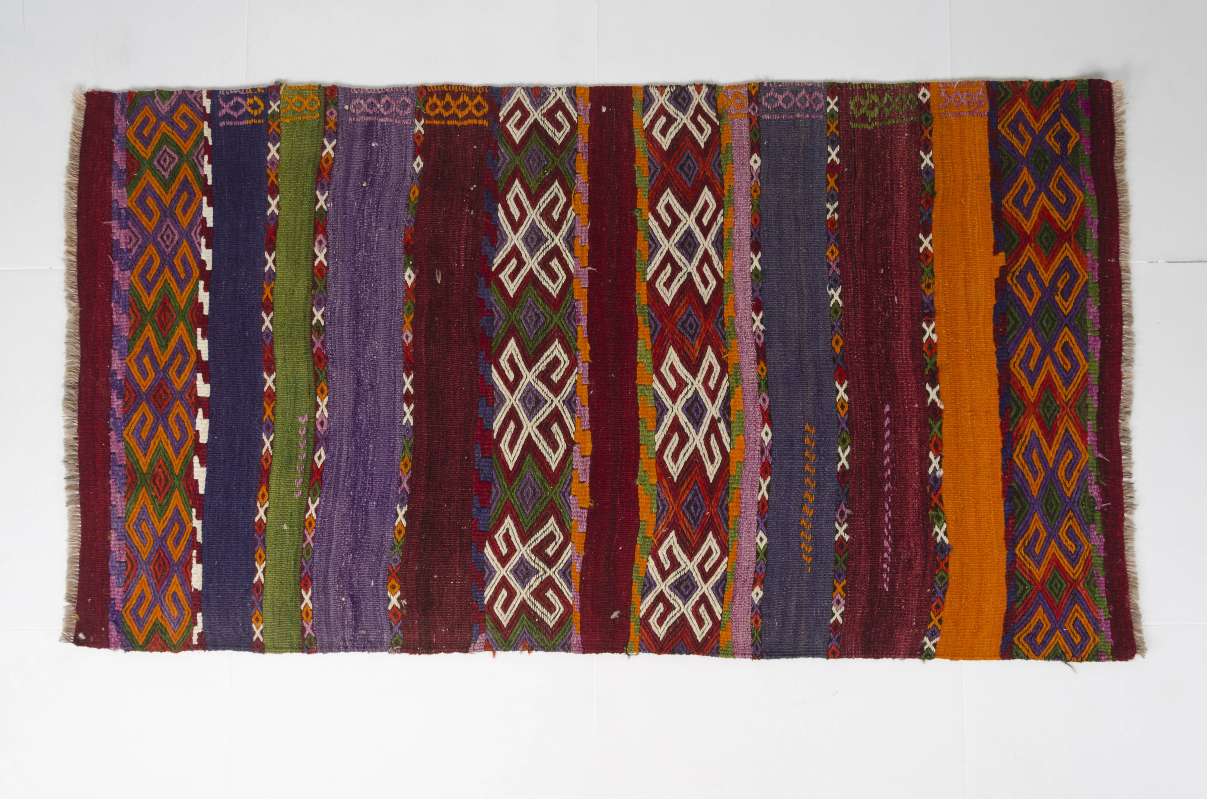 Vintage Turkish Small Kilim Rug sku-c129