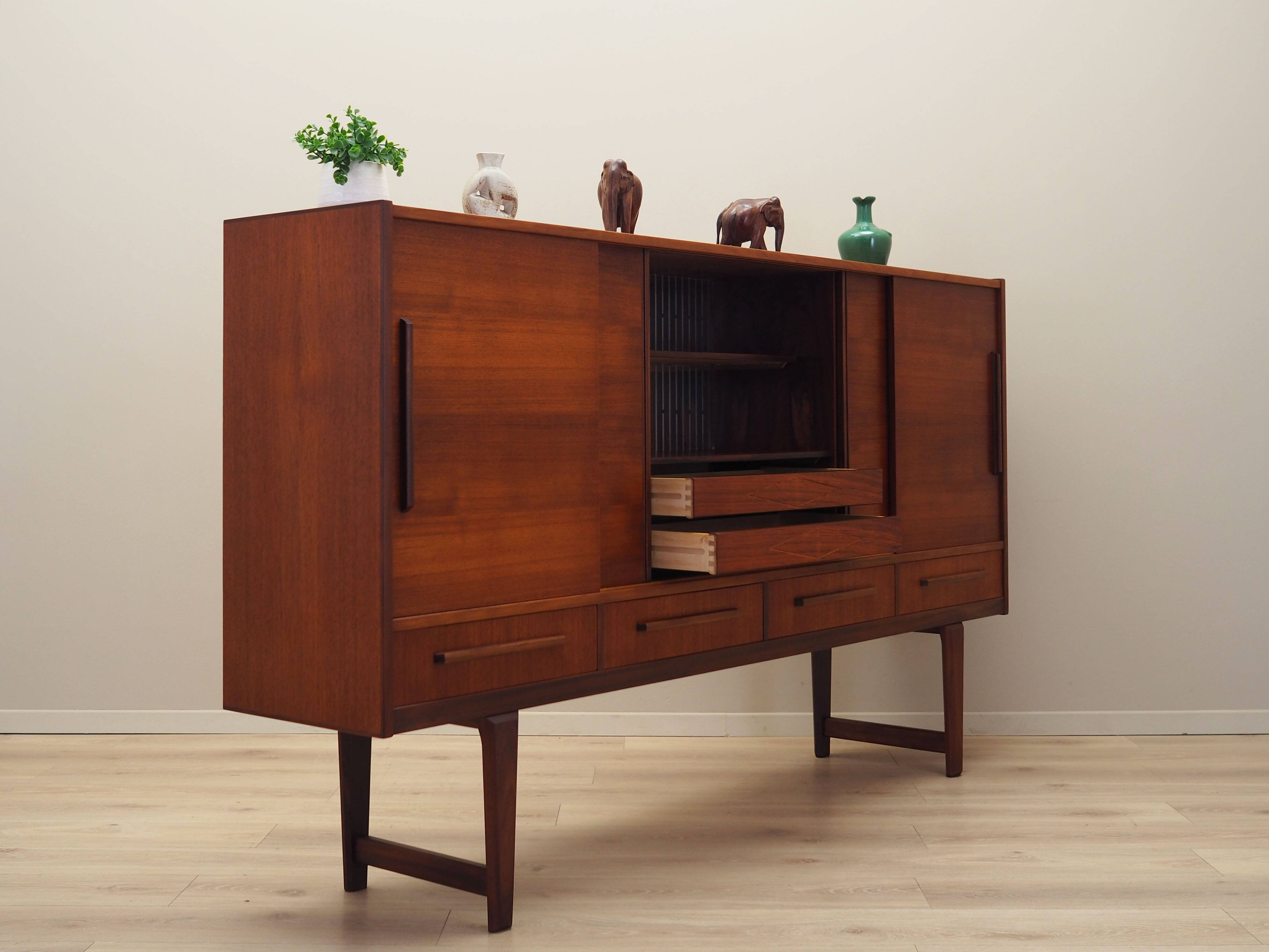 Buffet haut en teck, design danois, années 1960, fabricant : PMJ Viby J