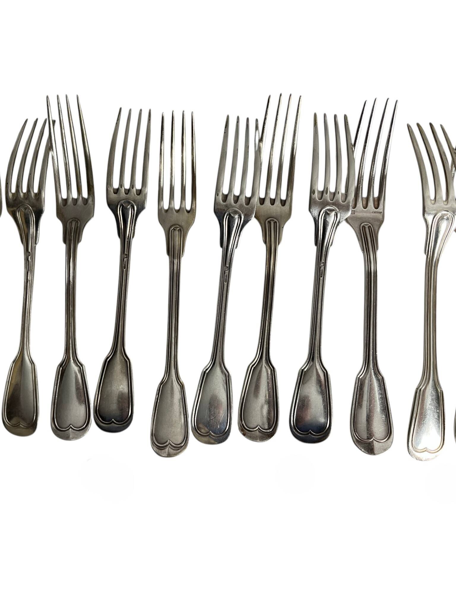 Important lot of 118 pieces of silver-plated metal cutlery by Ercuis, Christofle 20th century.