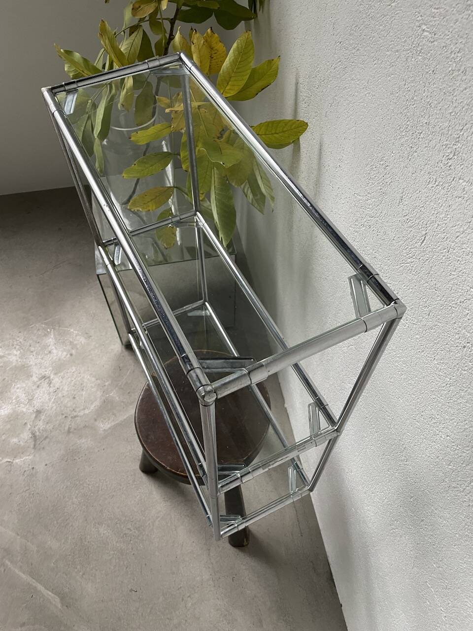 Abstracta Poul Cadovious wall shelf