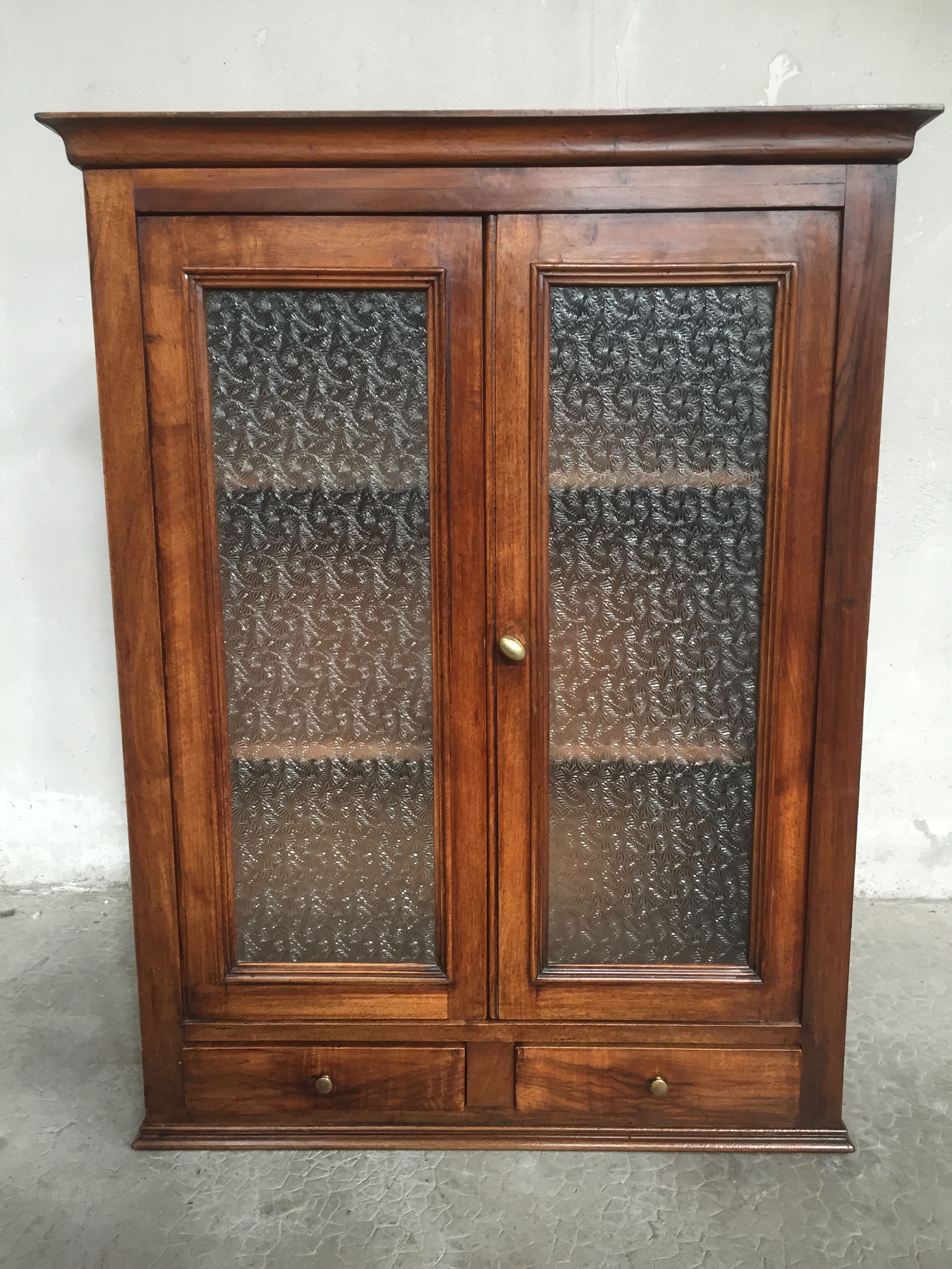 Wall showcase 1930 in walnut