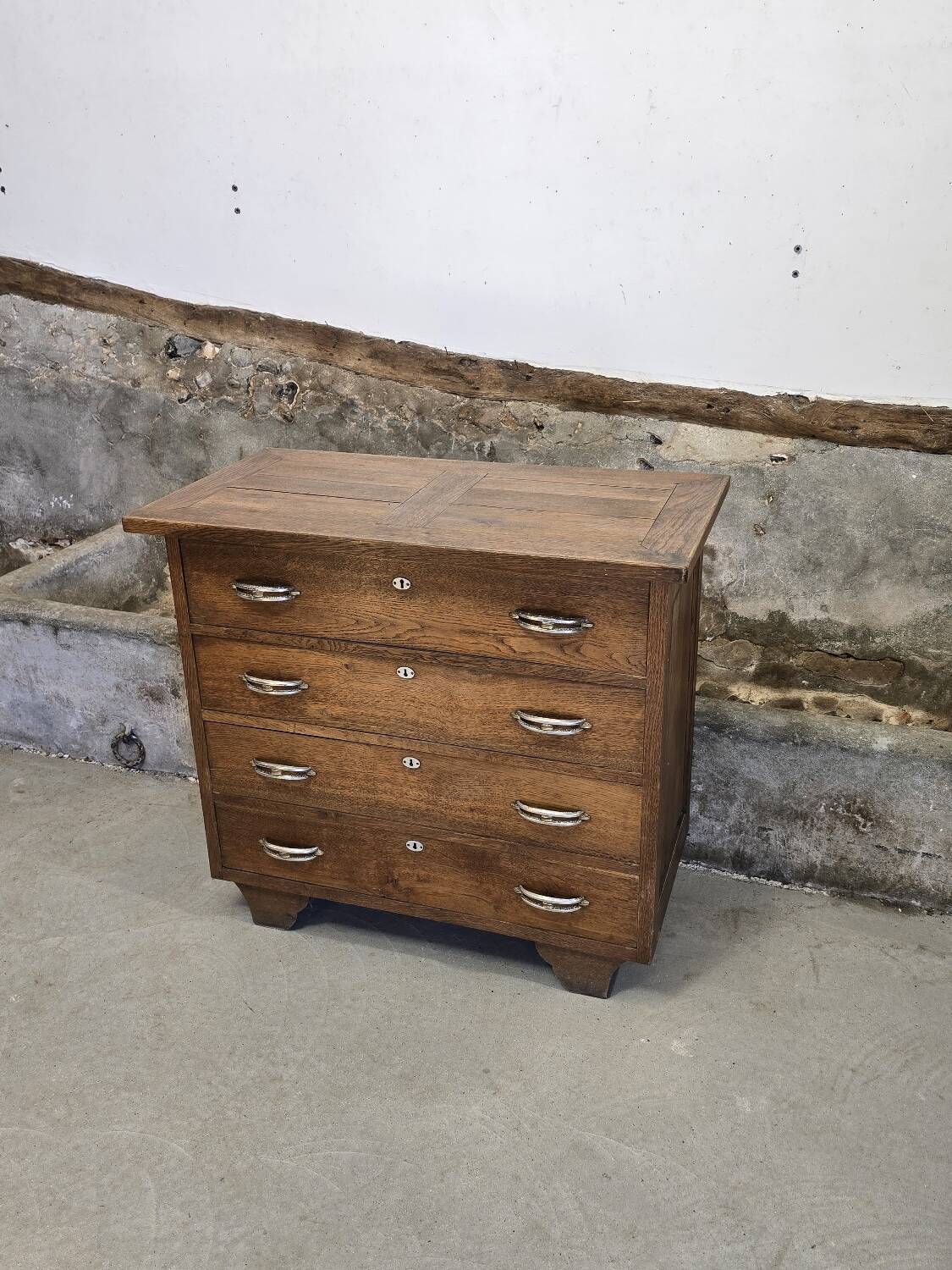 4-drawer oak chest of drawers