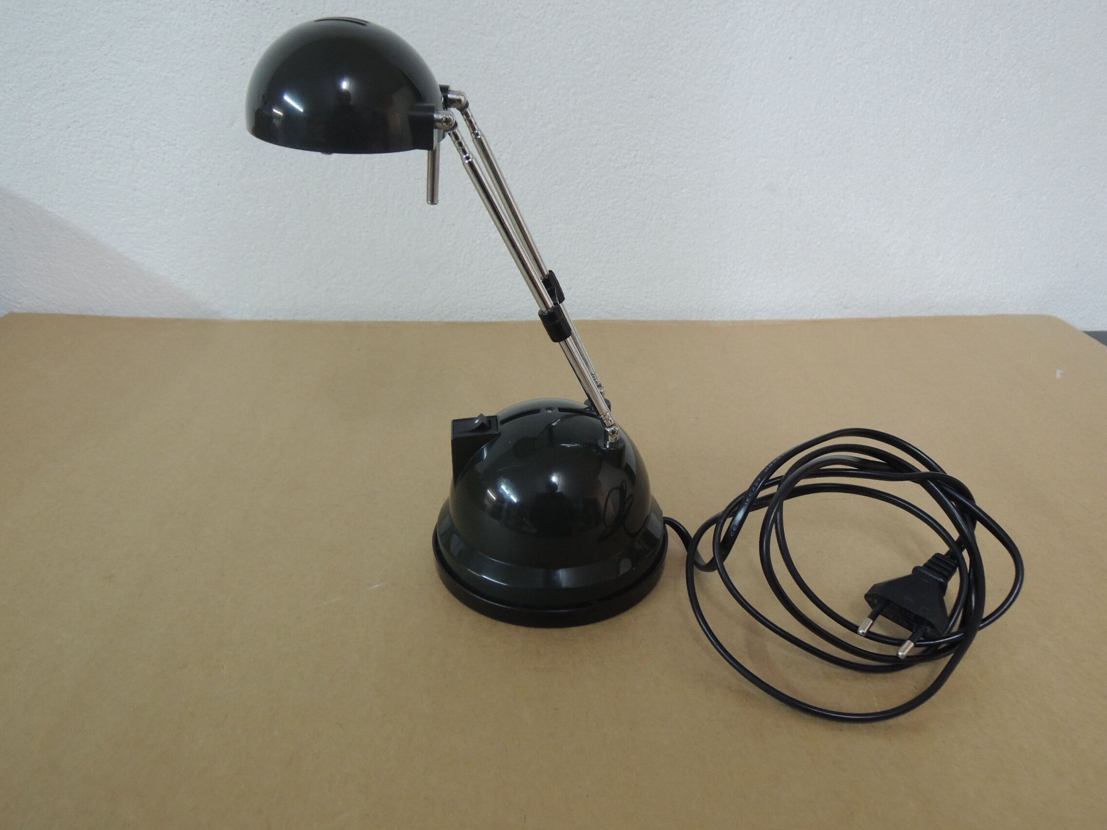 Telescopic desktop lmape