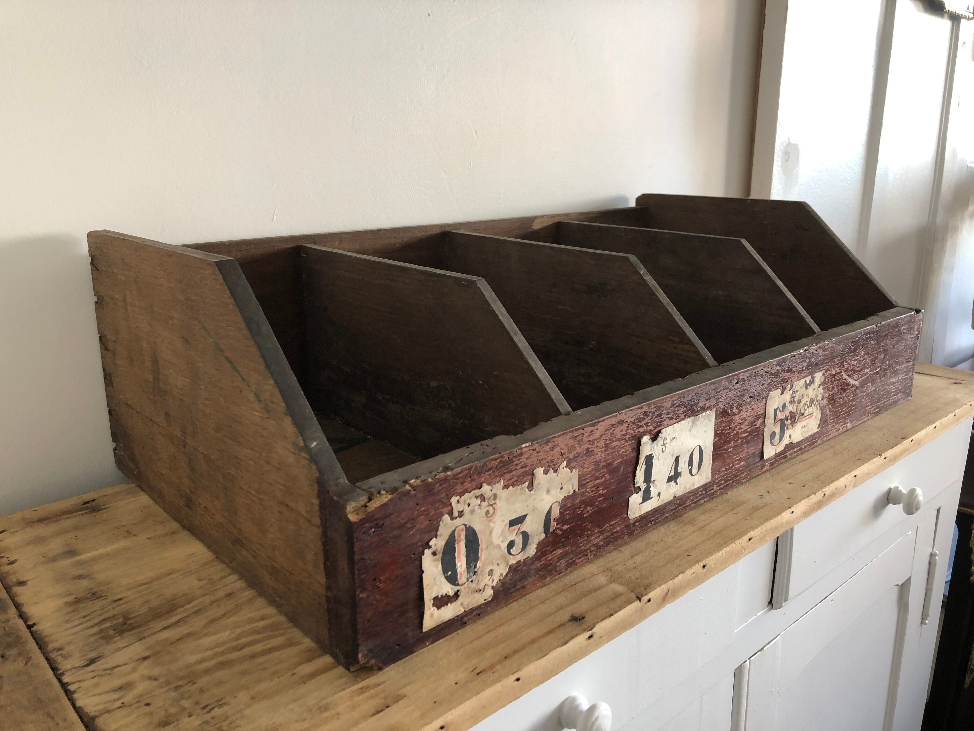 Old wooden grocery crate