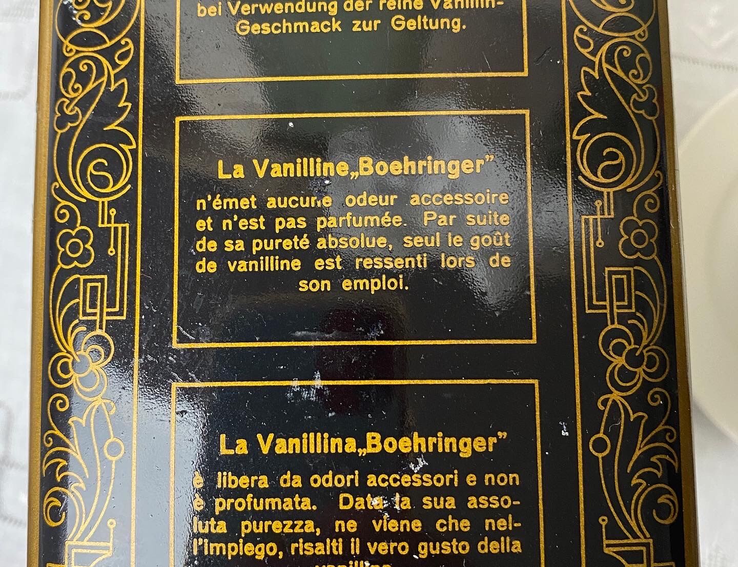 Antique tin box Boehringer vanillin