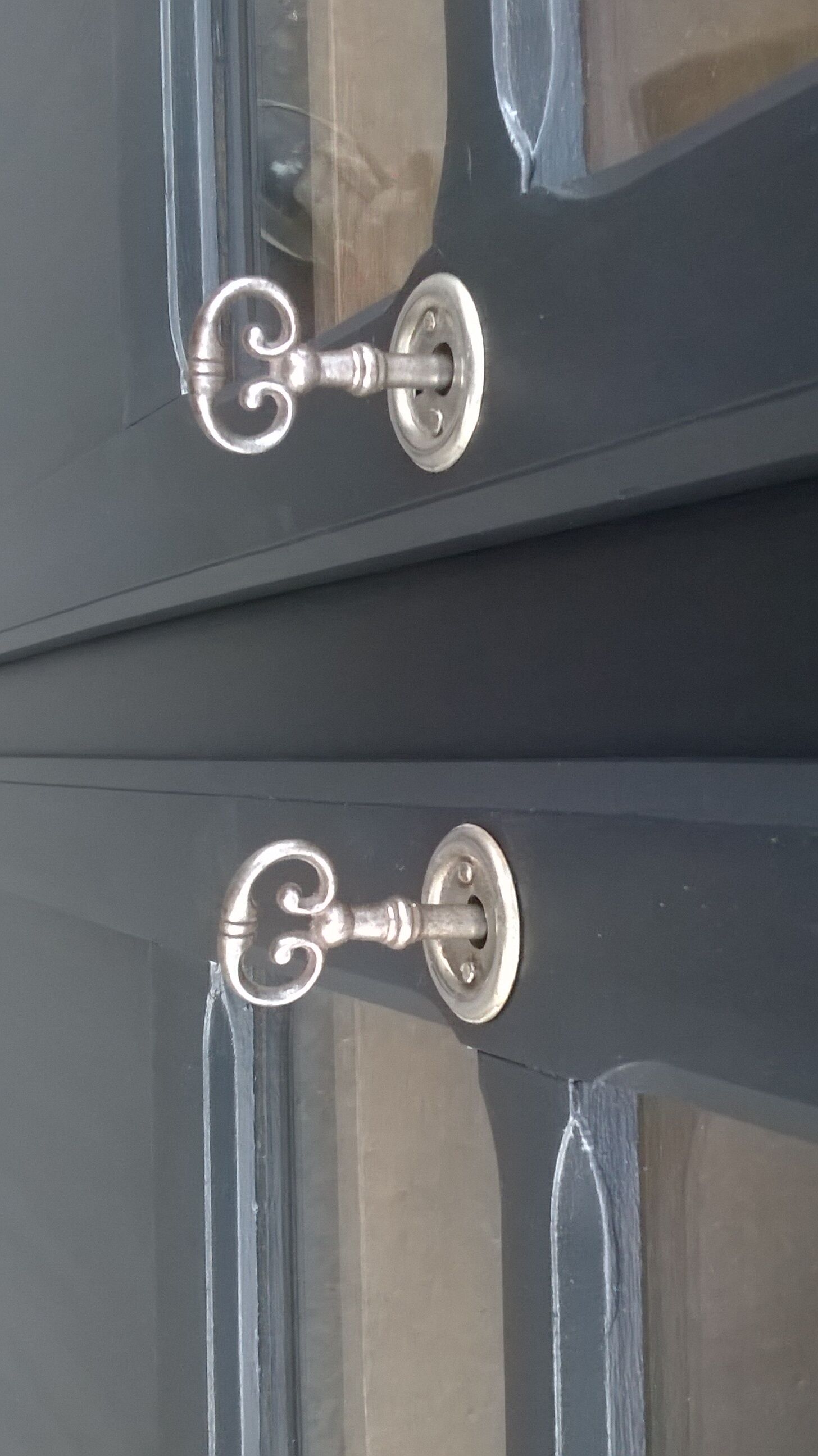 Parisian showcase cabinet